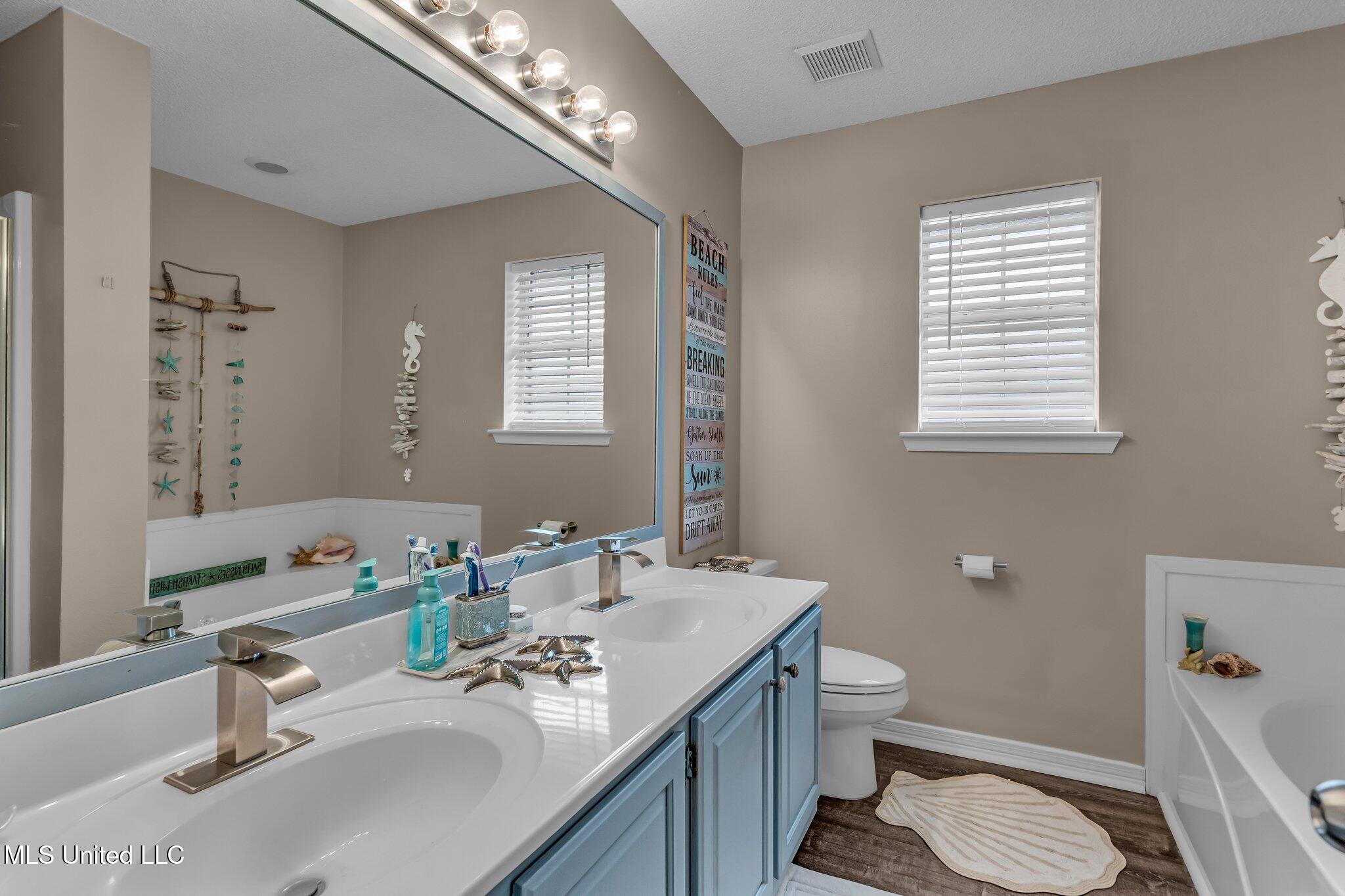 18040 Green Leaves Drive, Gulfport, Mississippi image 12