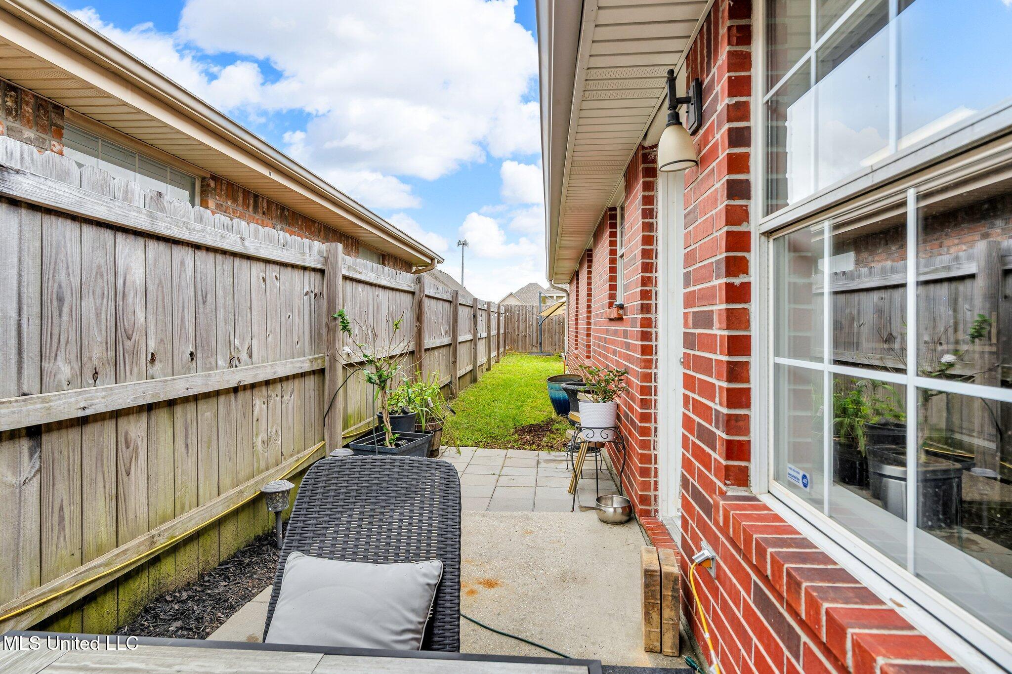 18040 Green Leaves Drive, Gulfport, Mississippi image 18