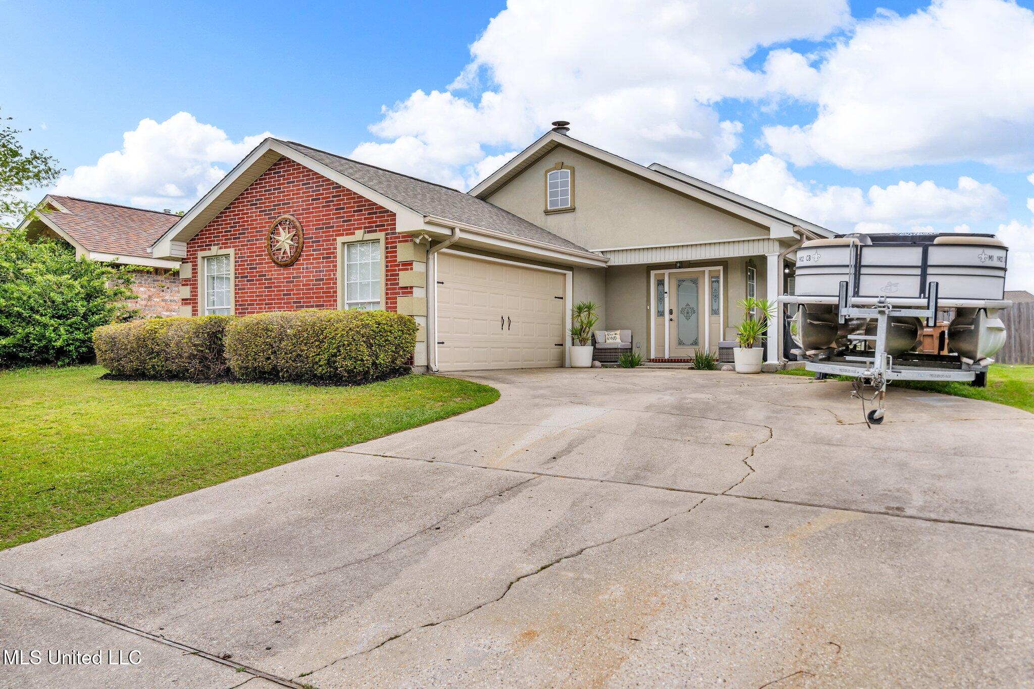 18040 Green Leaves Drive, Gulfport, Mississippi image 2