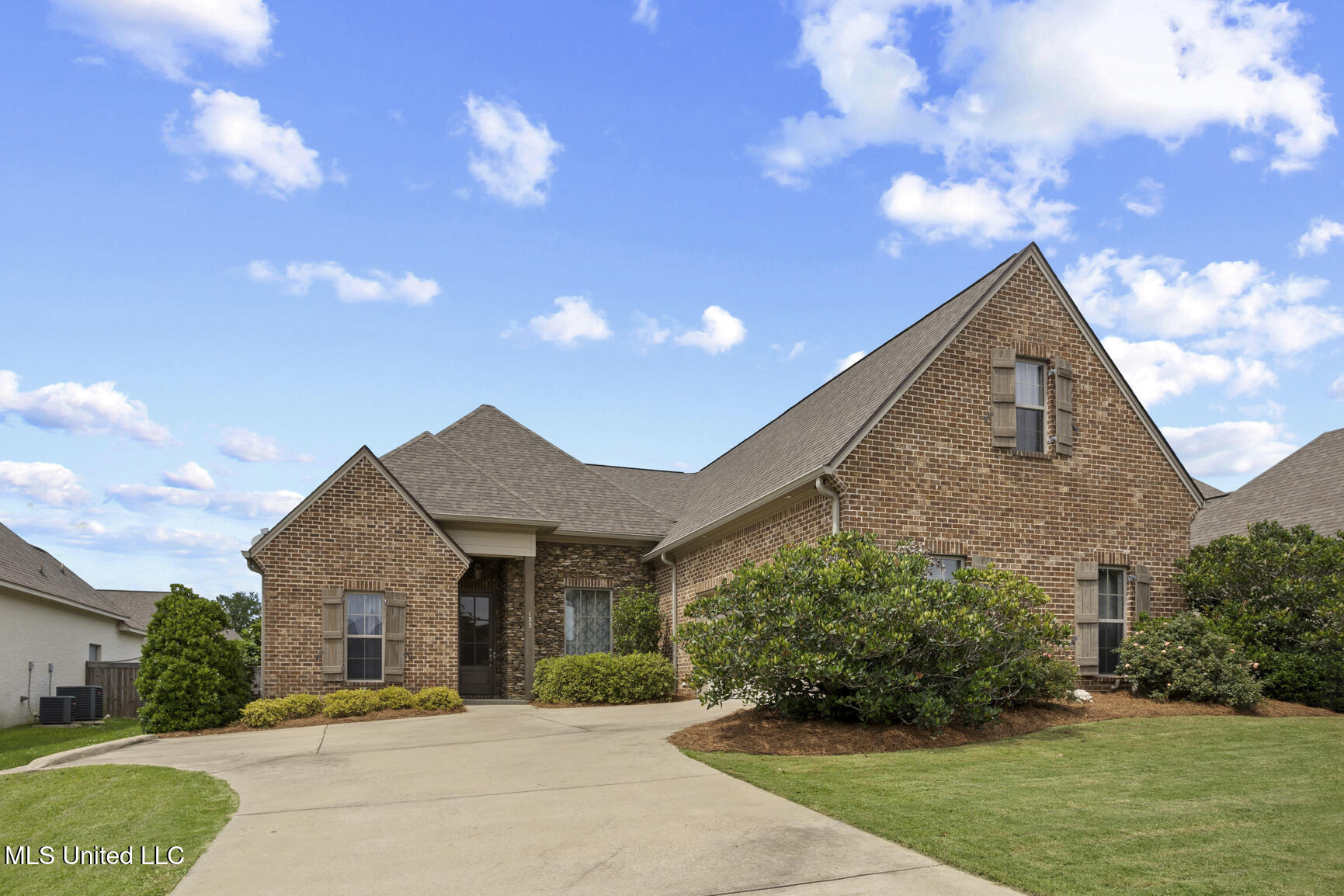 133 Sweetbriar Drive, Canton, Mississippi image 1