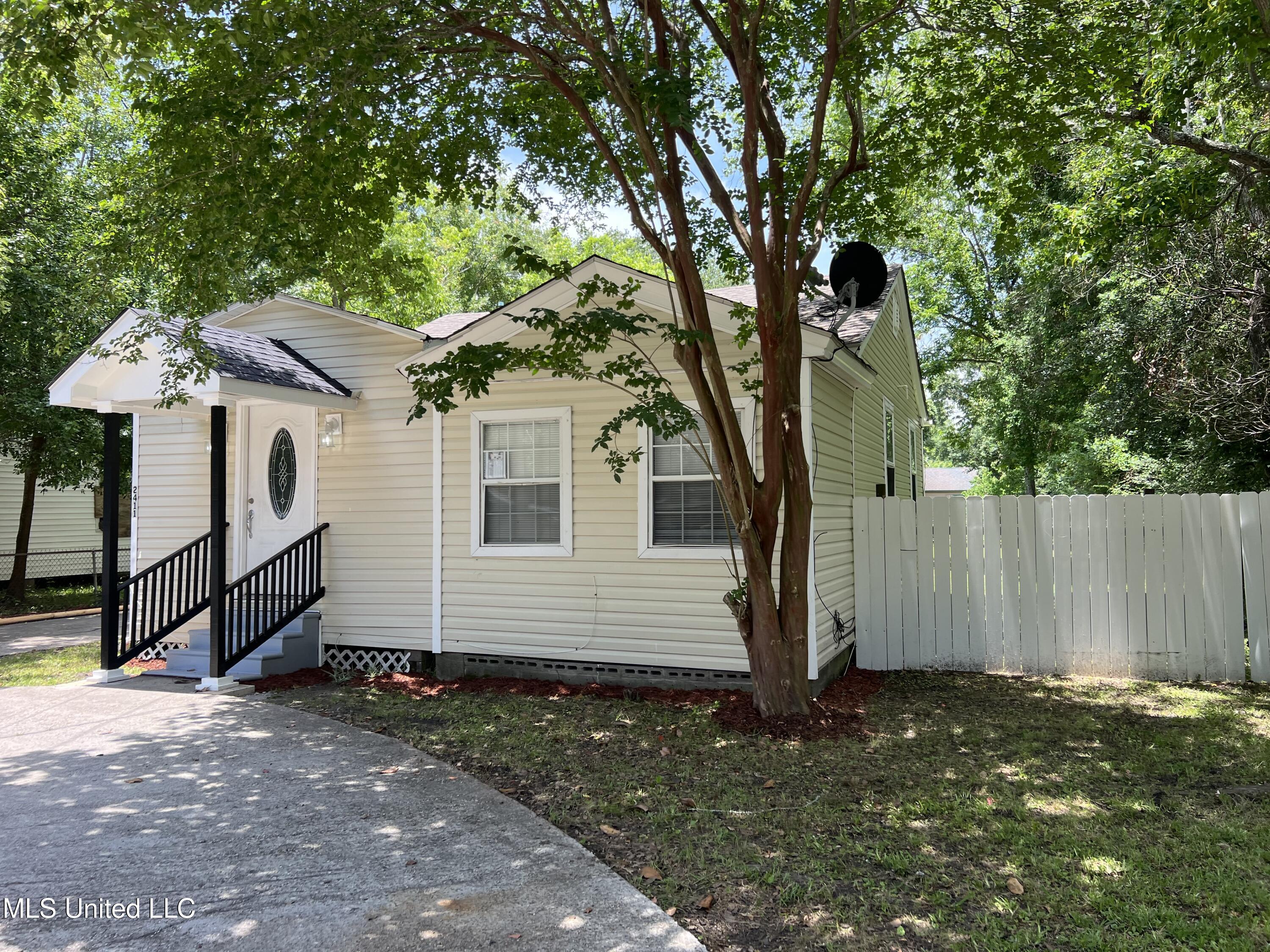 2411 14 Street, Pascagoula, Mississippi image 2