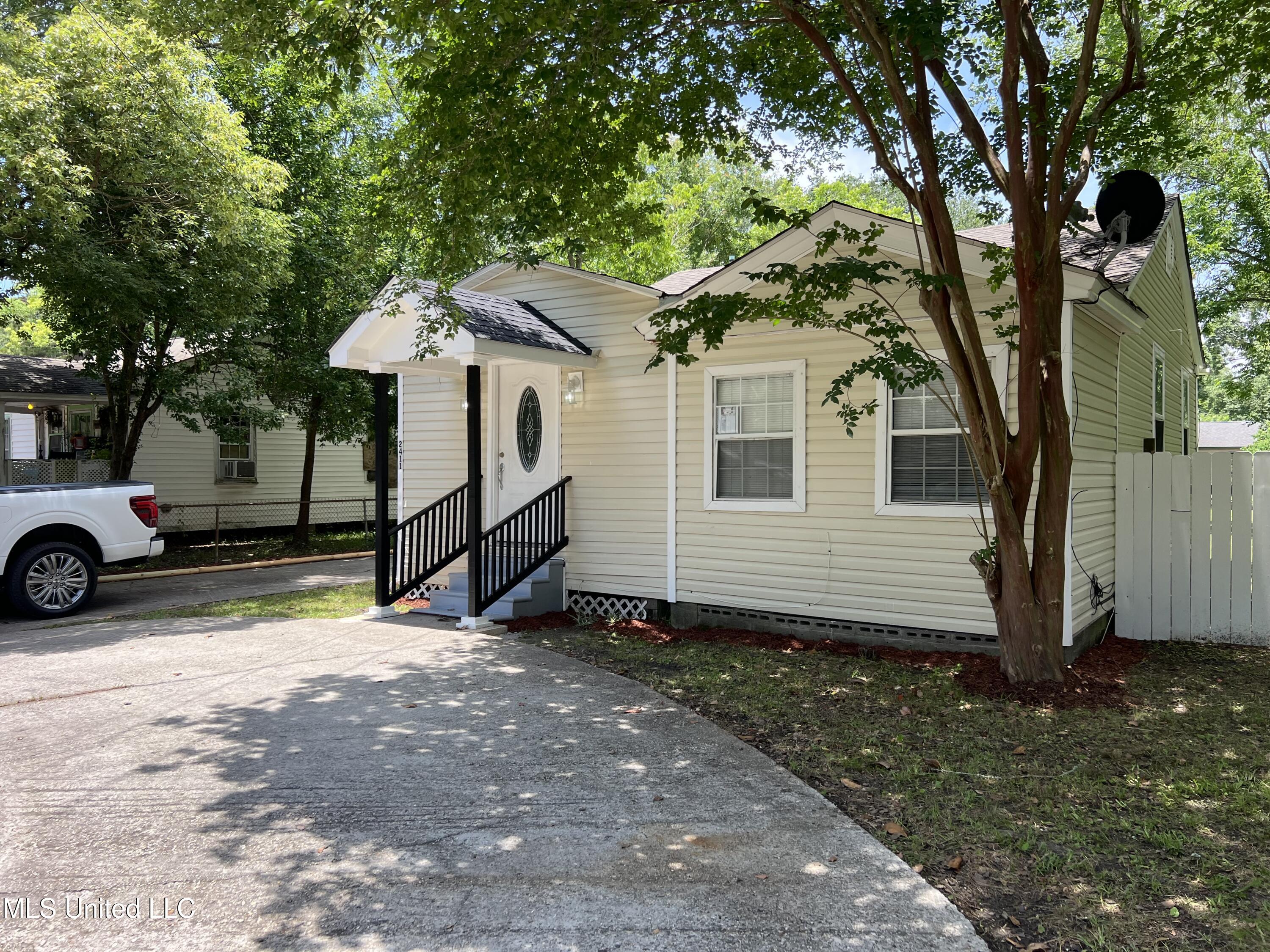 2411 14 Street, Pascagoula, Mississippi image 3