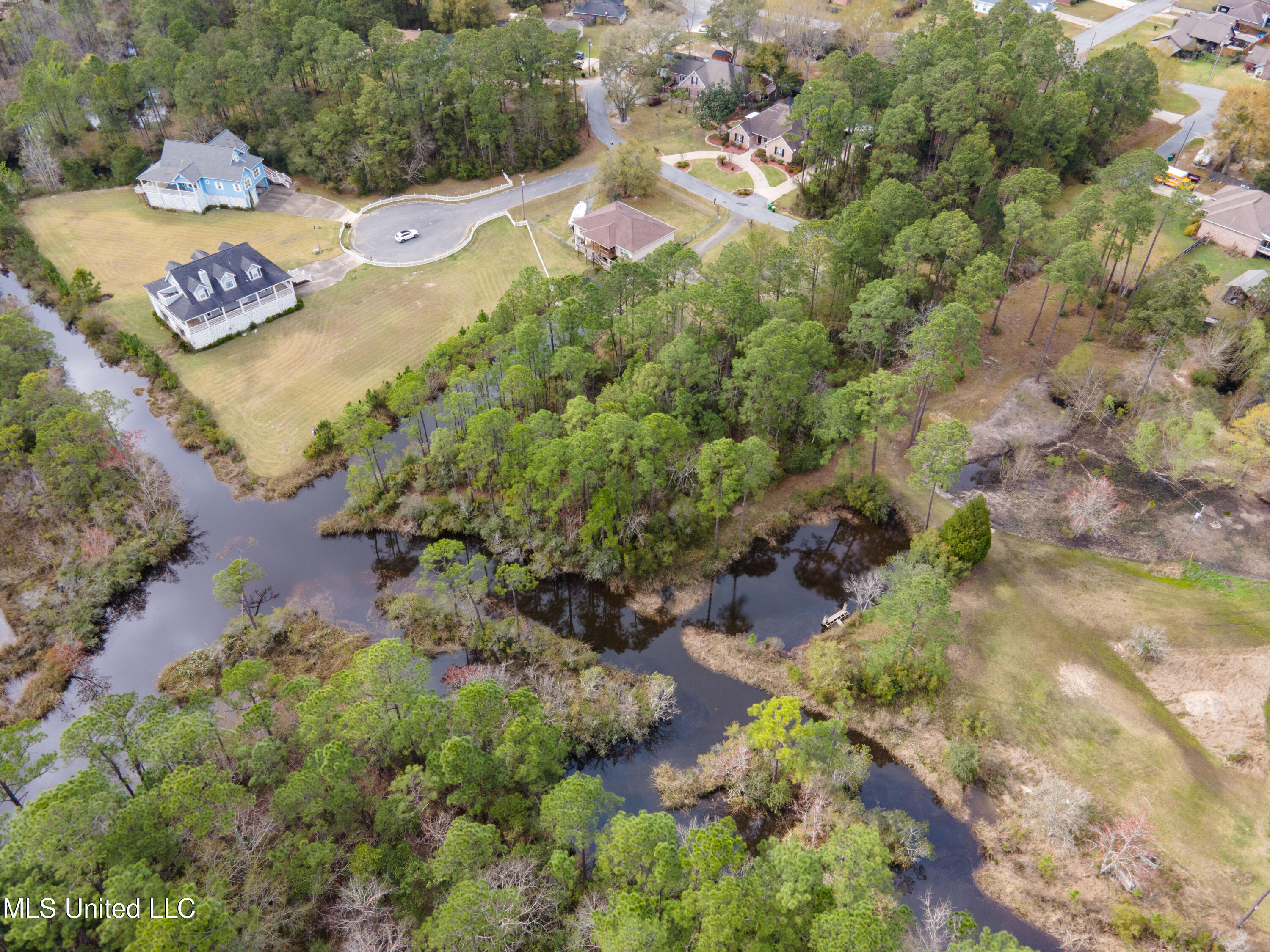 Lake Geneva Drive, Ocean Springs, Mississippi image 3