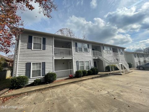 Homes For Sale - 300 Carver Drive<br/> Oktibbeha County, Starkville, MS 39759