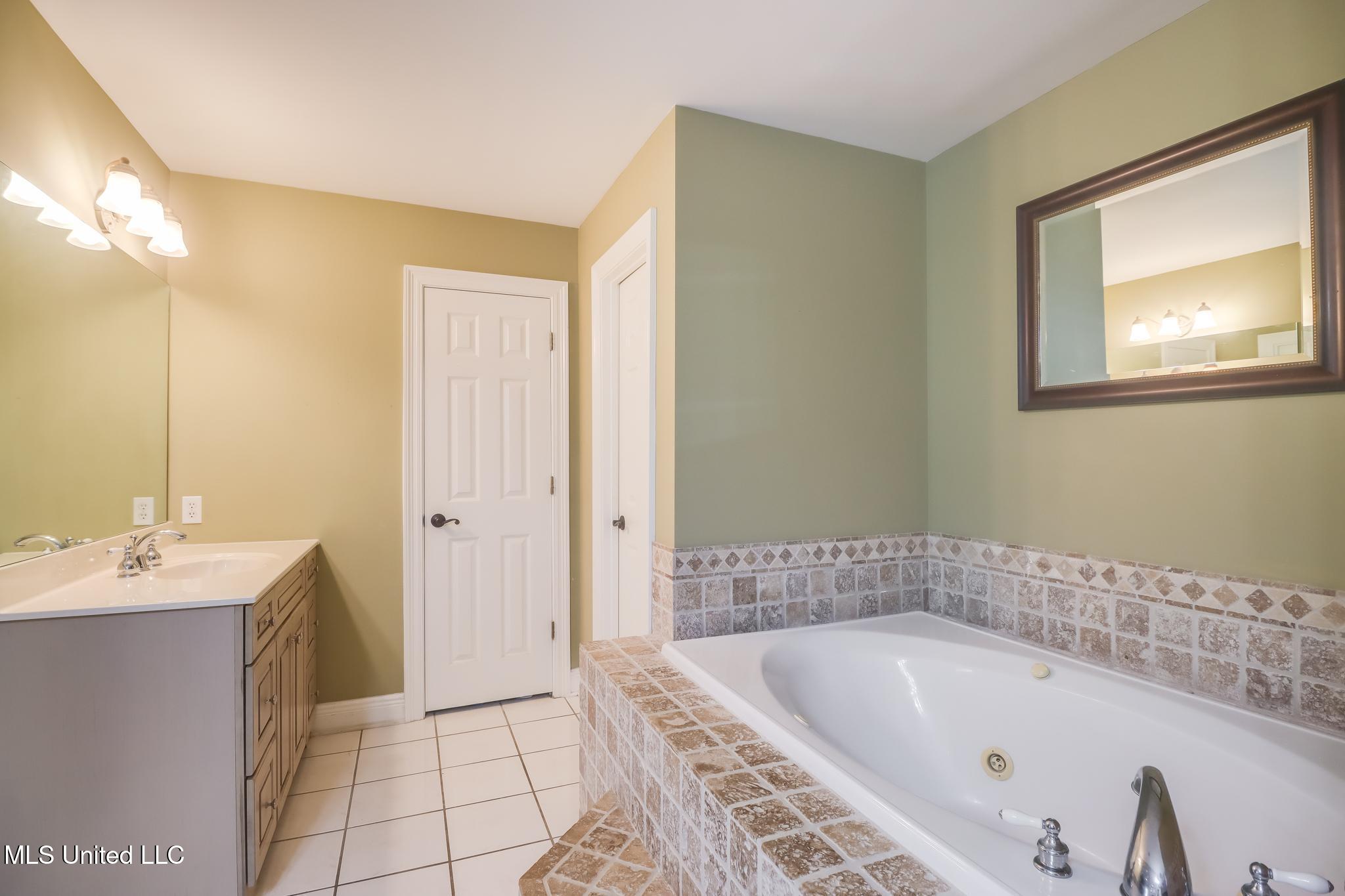 1296 John Evans Drive, Gulfport, Mississippi image 13
