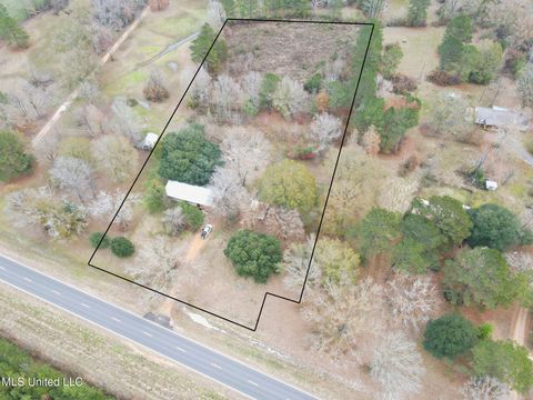 Homes For Sale - 6427 Highway 33<br/> Franklin County, Roxie, MS 39661