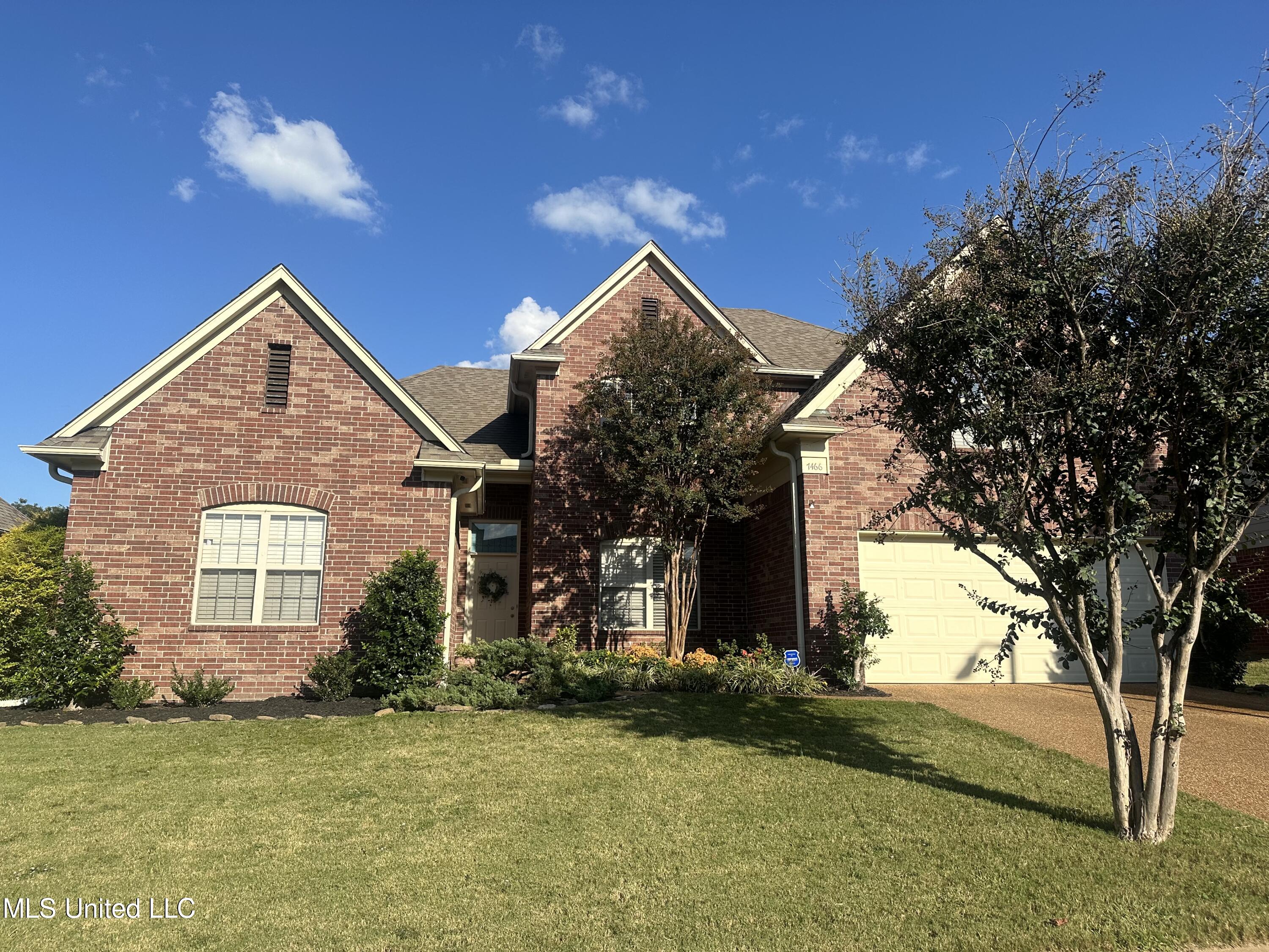 7466 Carmon Drive, Olive Branch, Mississippi image 2