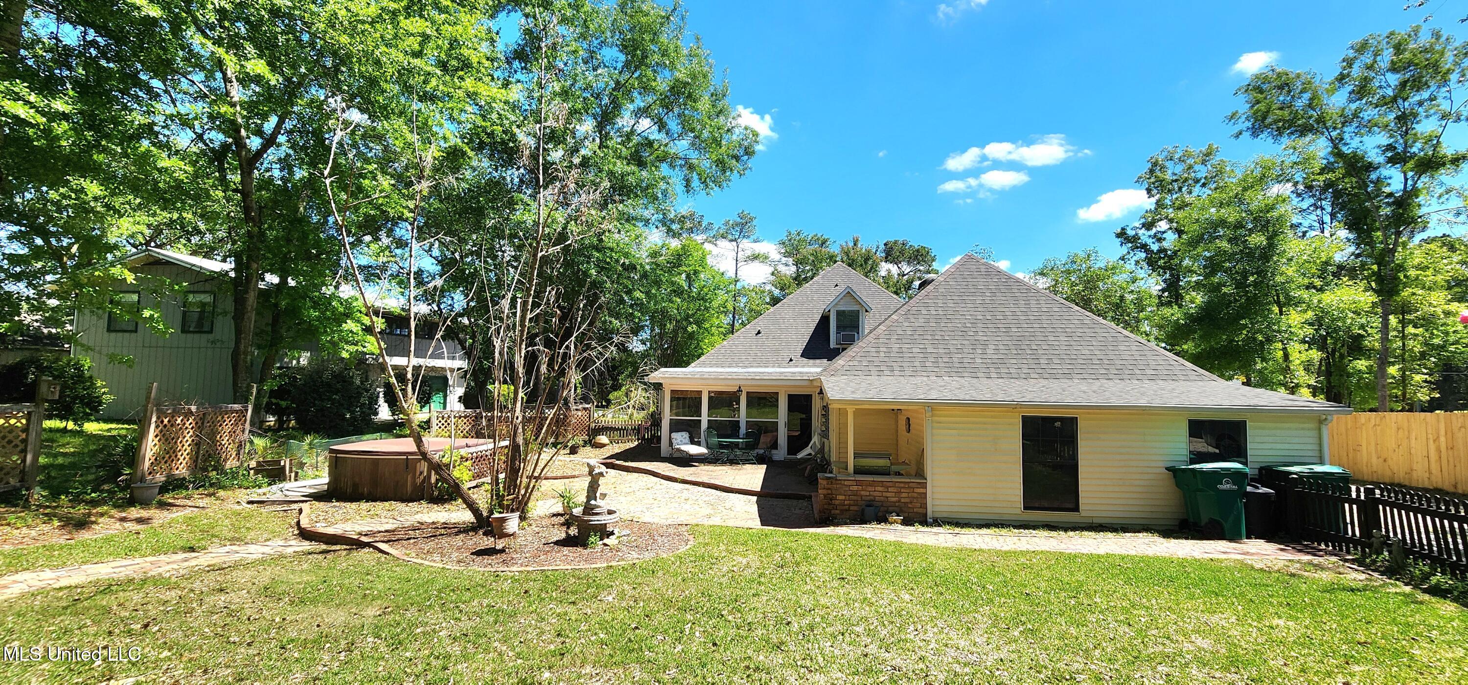 96498 W Diamondhead Drive, Diamondhead, Mississippi image 11