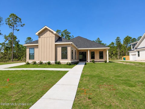 Homes For Sale - 11033 Grace Drive<br/> Gulfport, MS 39503