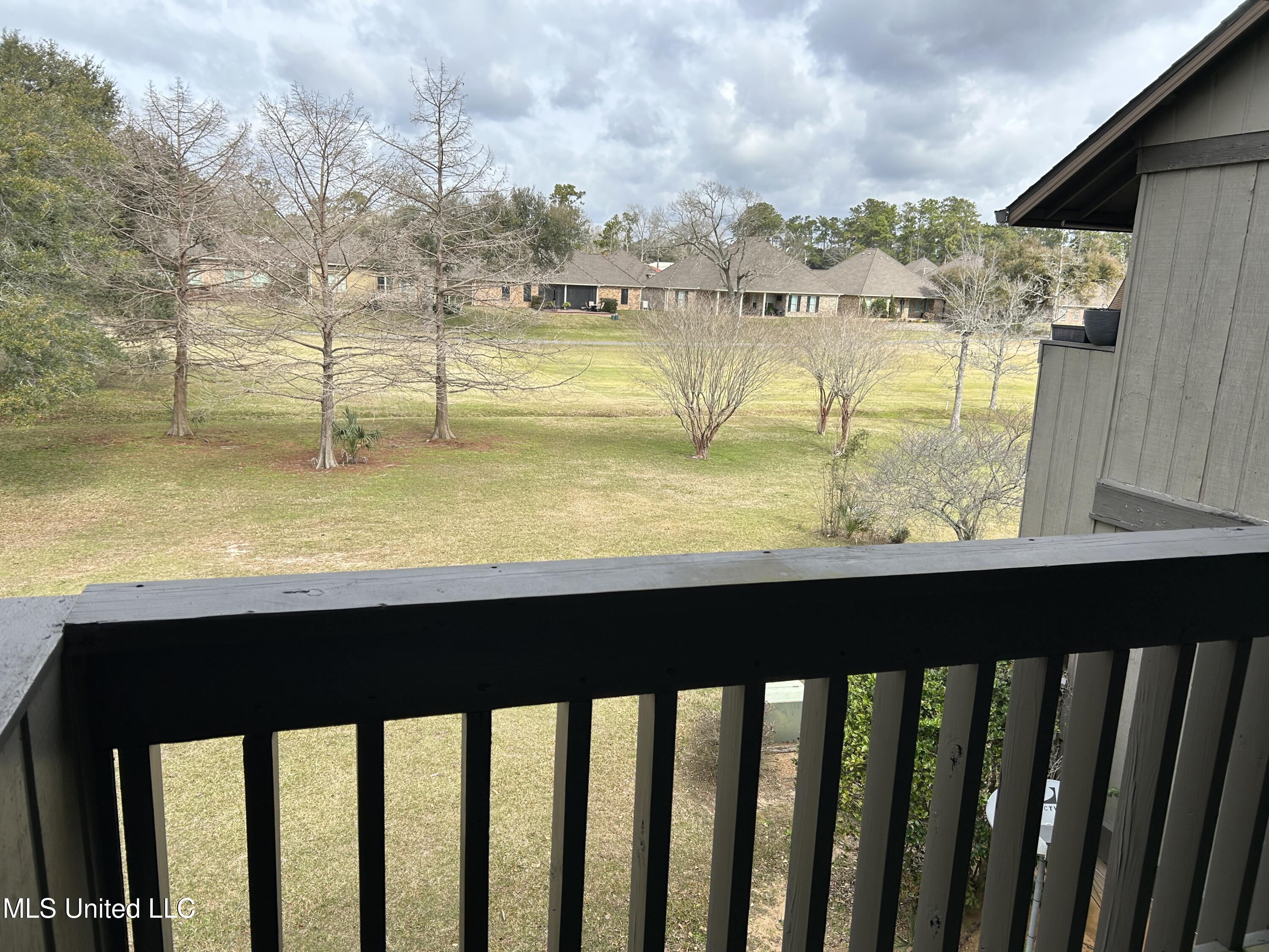 221 Lanai Village #F, Diamondhead, Mississippi image 3