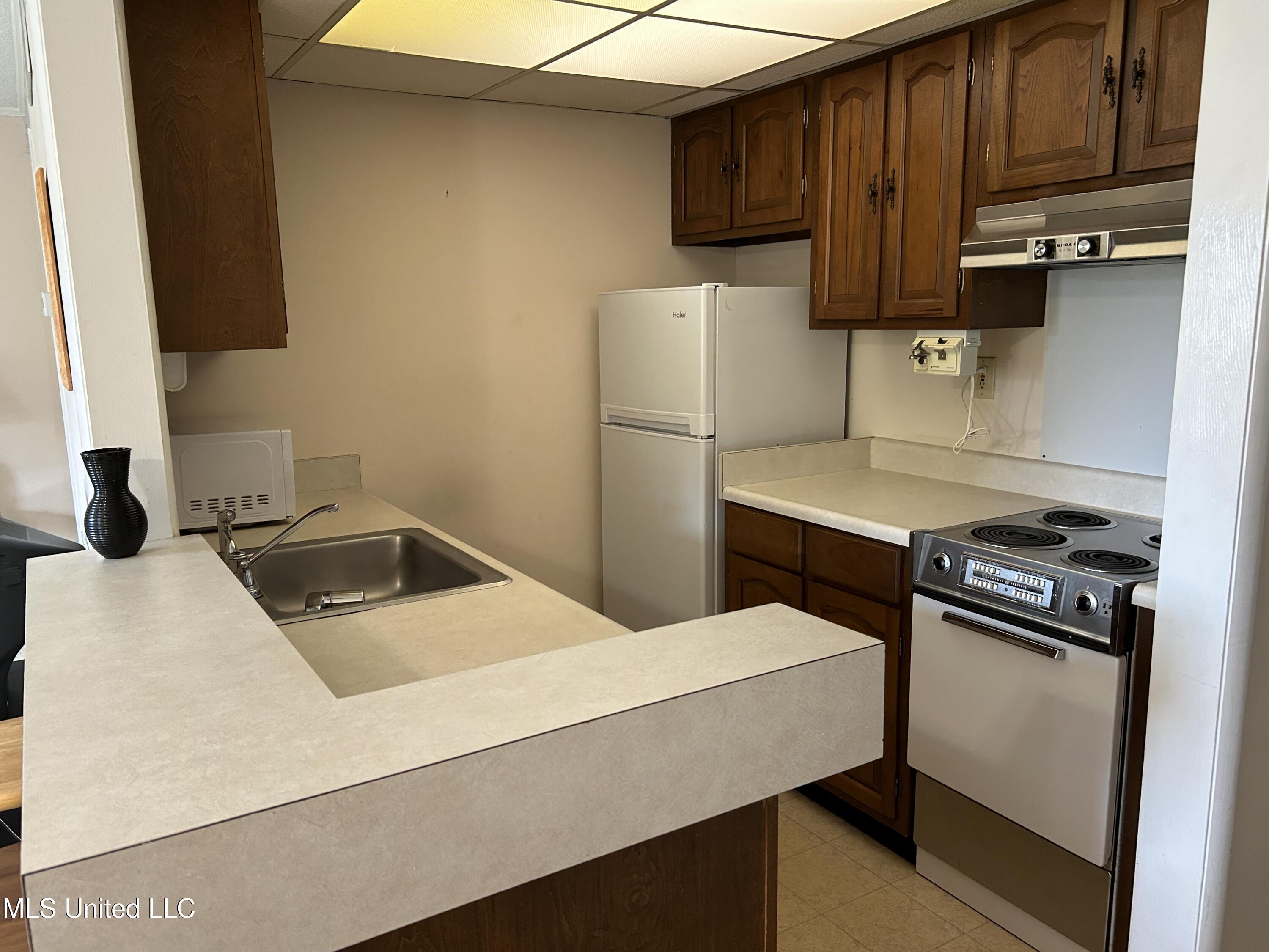 221 Lanai Village #F, Diamondhead, Mississippi image 6