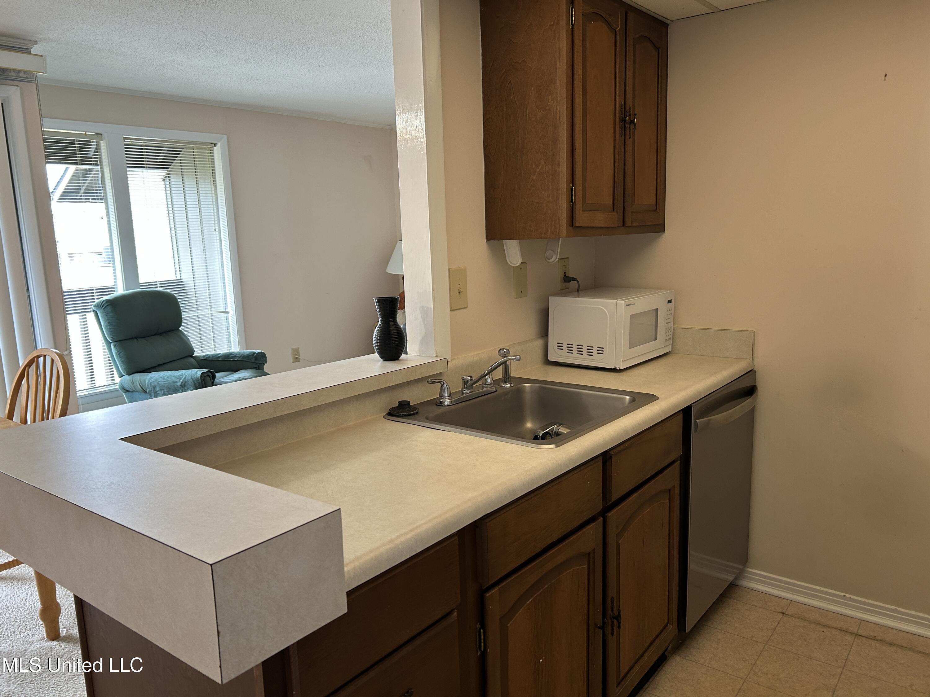 221 Lanai Village #F, Diamondhead, Mississippi image 8