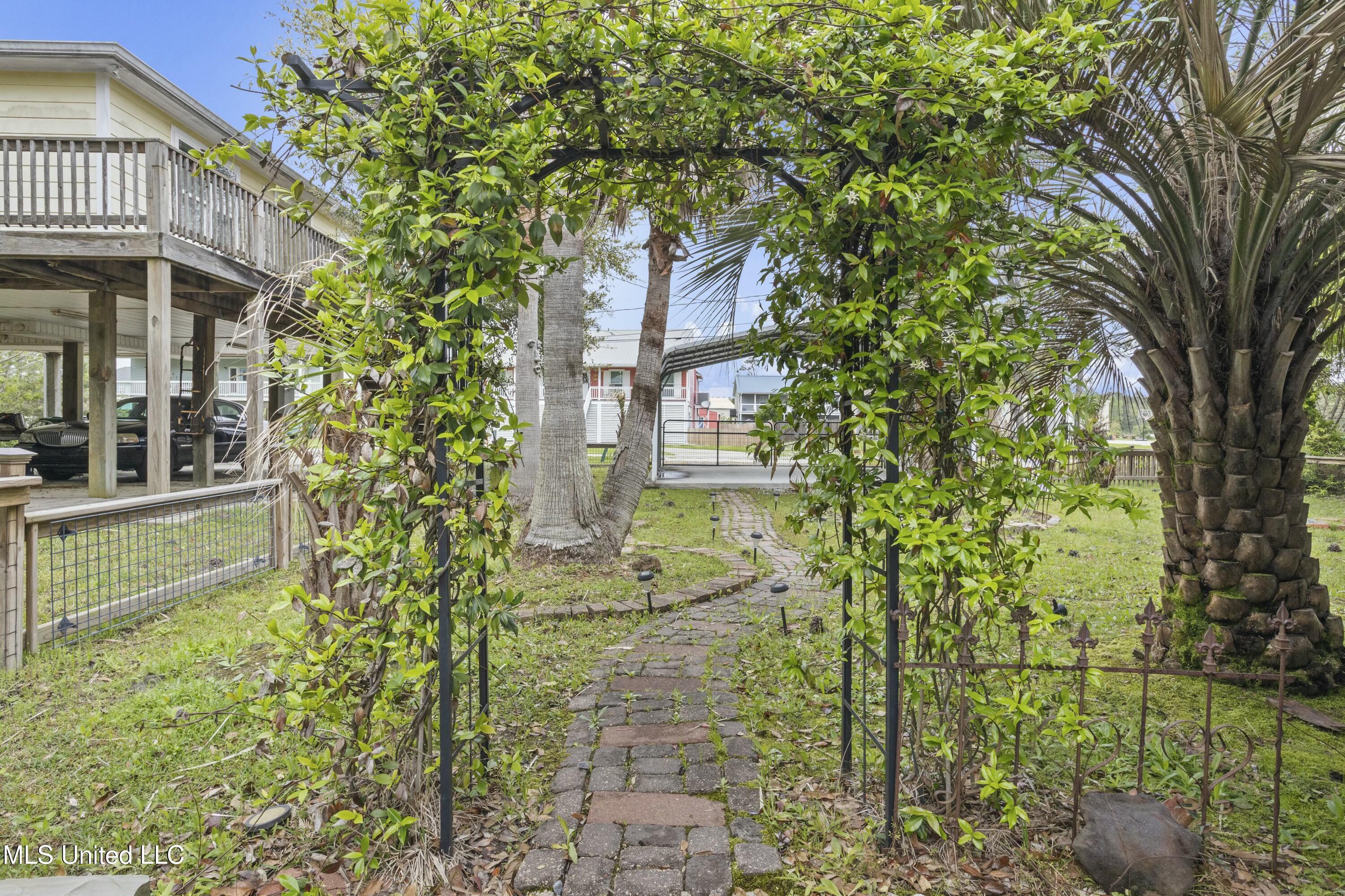 202 Surf Street, Waveland, Mississippi image 22