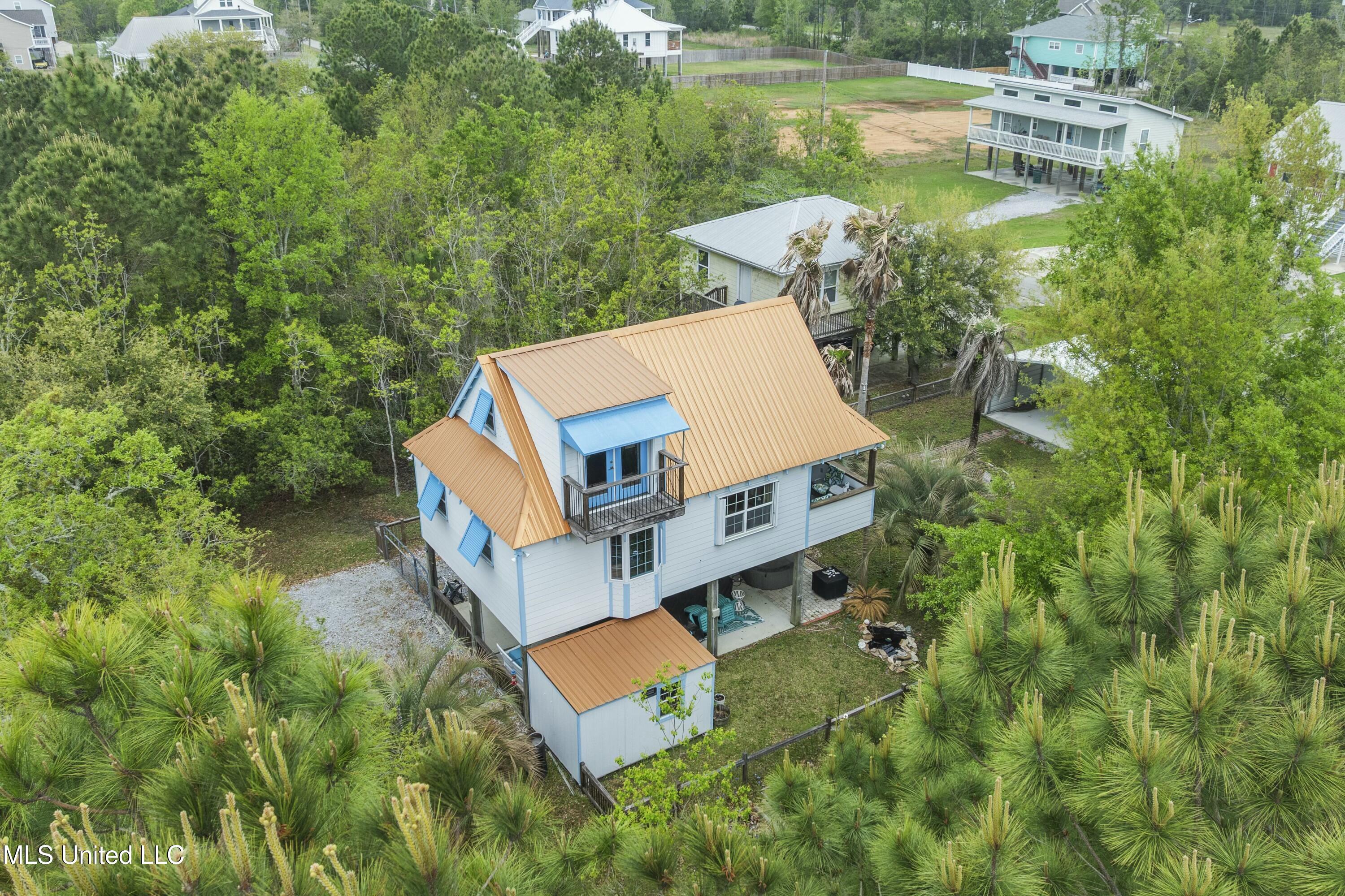 202 Surf Street, Waveland, Mississippi image 2