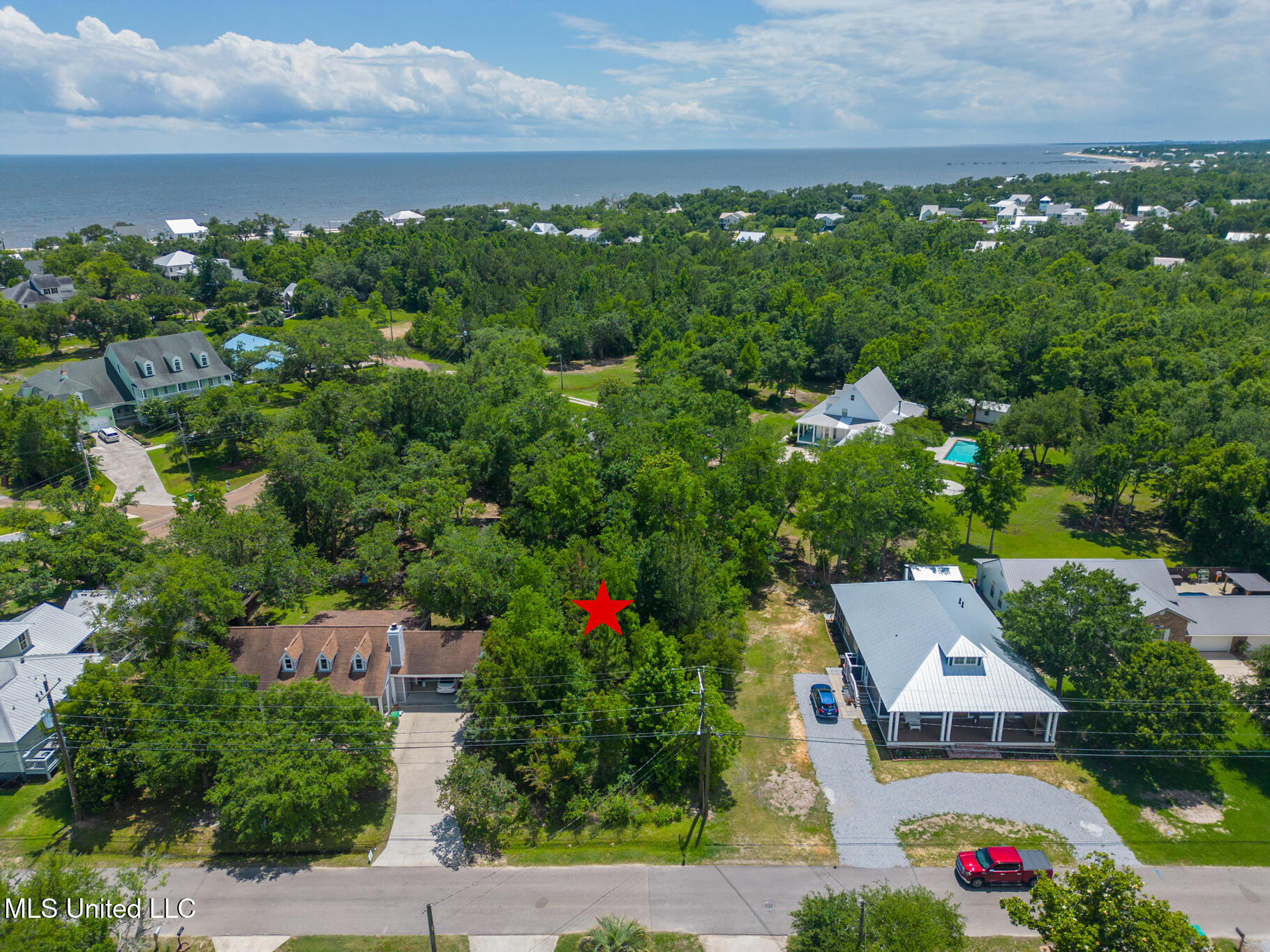 212 Bay Oaks Drive, Bay Saint Louis, Mississippi image 1