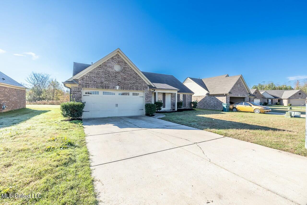 3855 Down River Drive, Southaven, Mississippi image 2