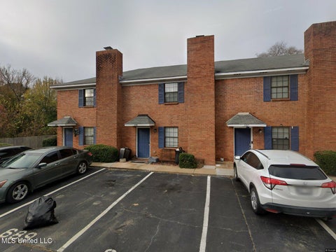 Townhouse For Sale - 689 West Drive<br/> Ridgeland, MS 39157