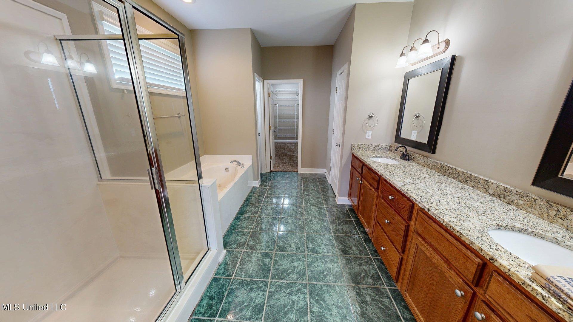 7056 Apache Drive, Olive Branch, Mississippi image 20