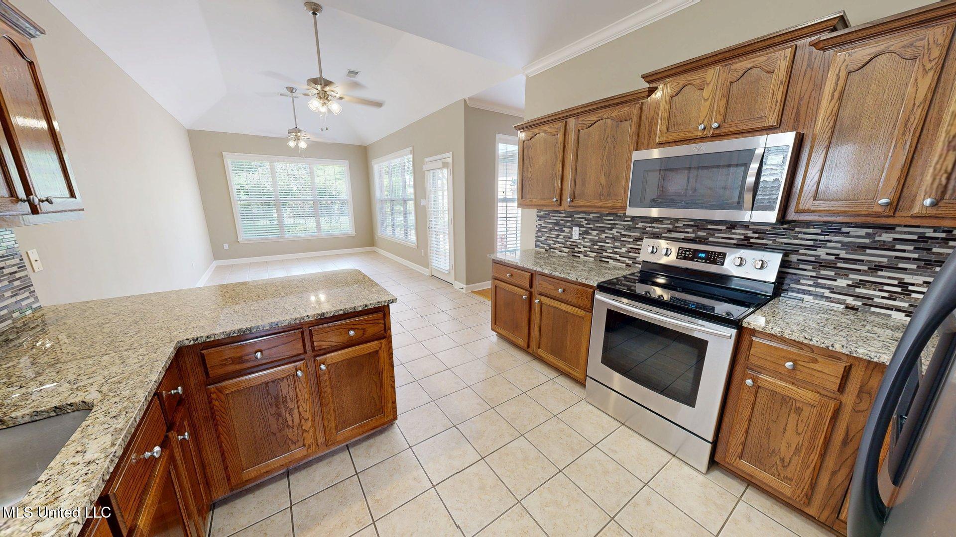 7056 Apache Drive, Olive Branch, Mississippi image 12