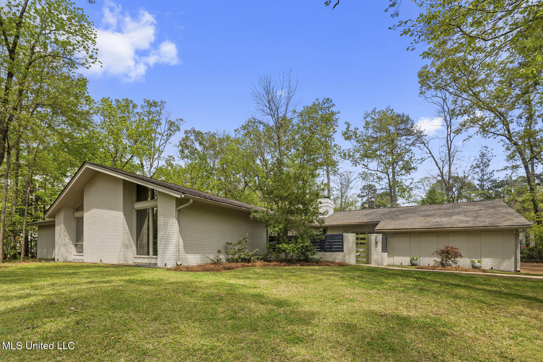 2436 Hideaway Place, Jackson, Mississippi image 3