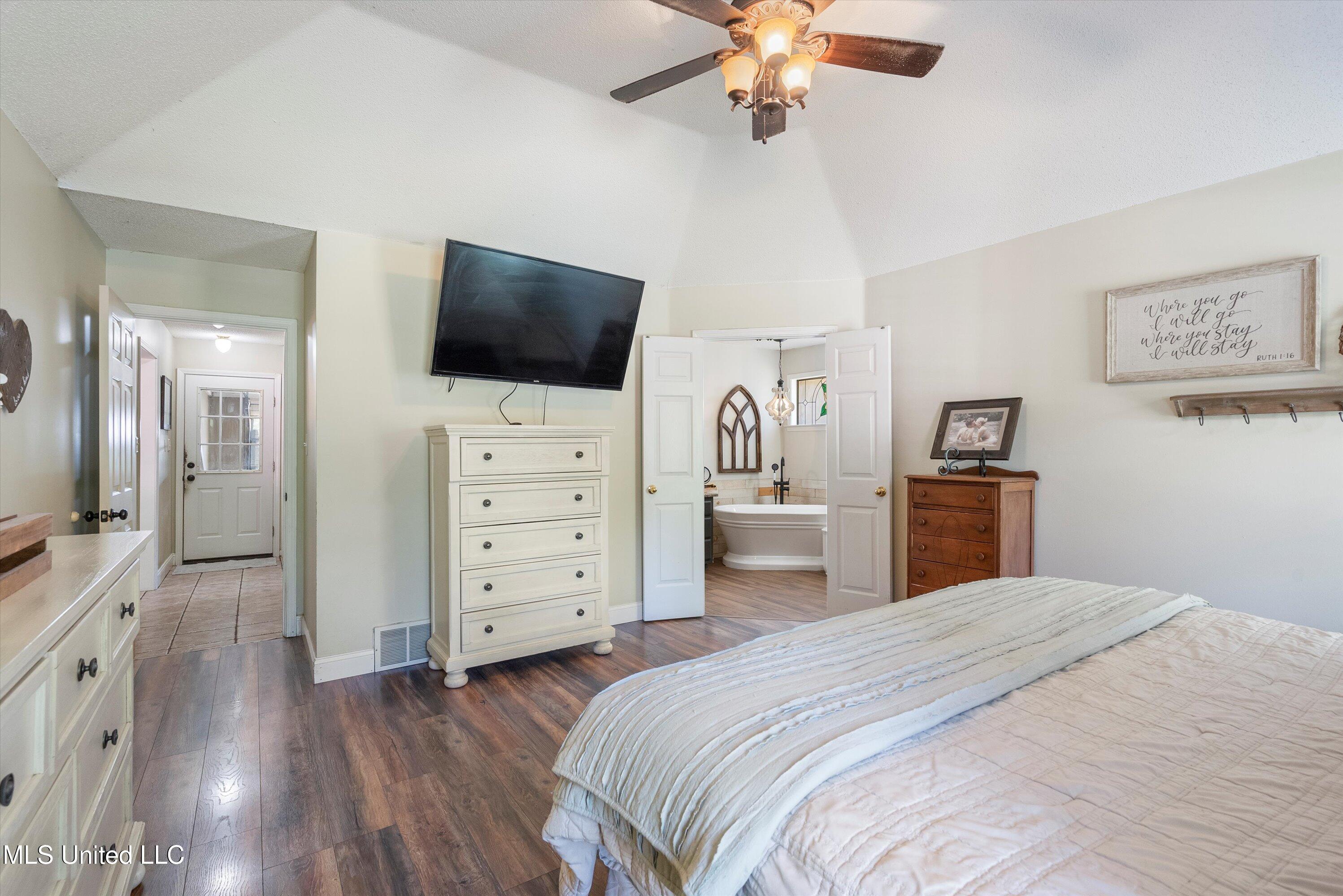 9948 Victor Drive, Olive Branch, Mississippi image 18