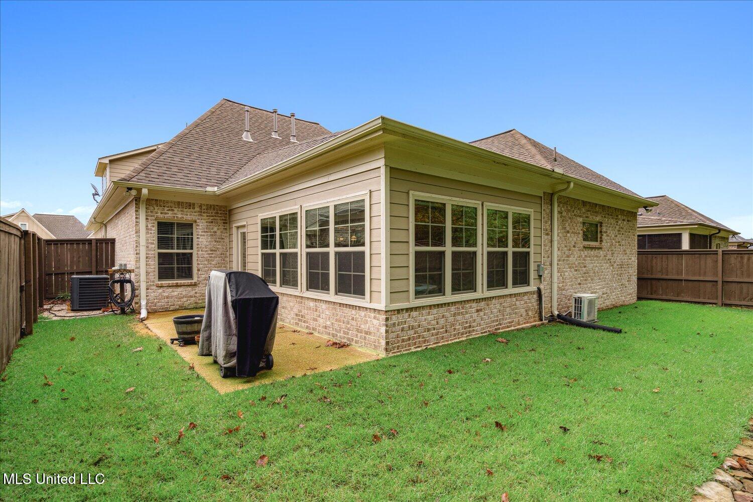 5261 N Montavale, Southaven, Mississippi image 27