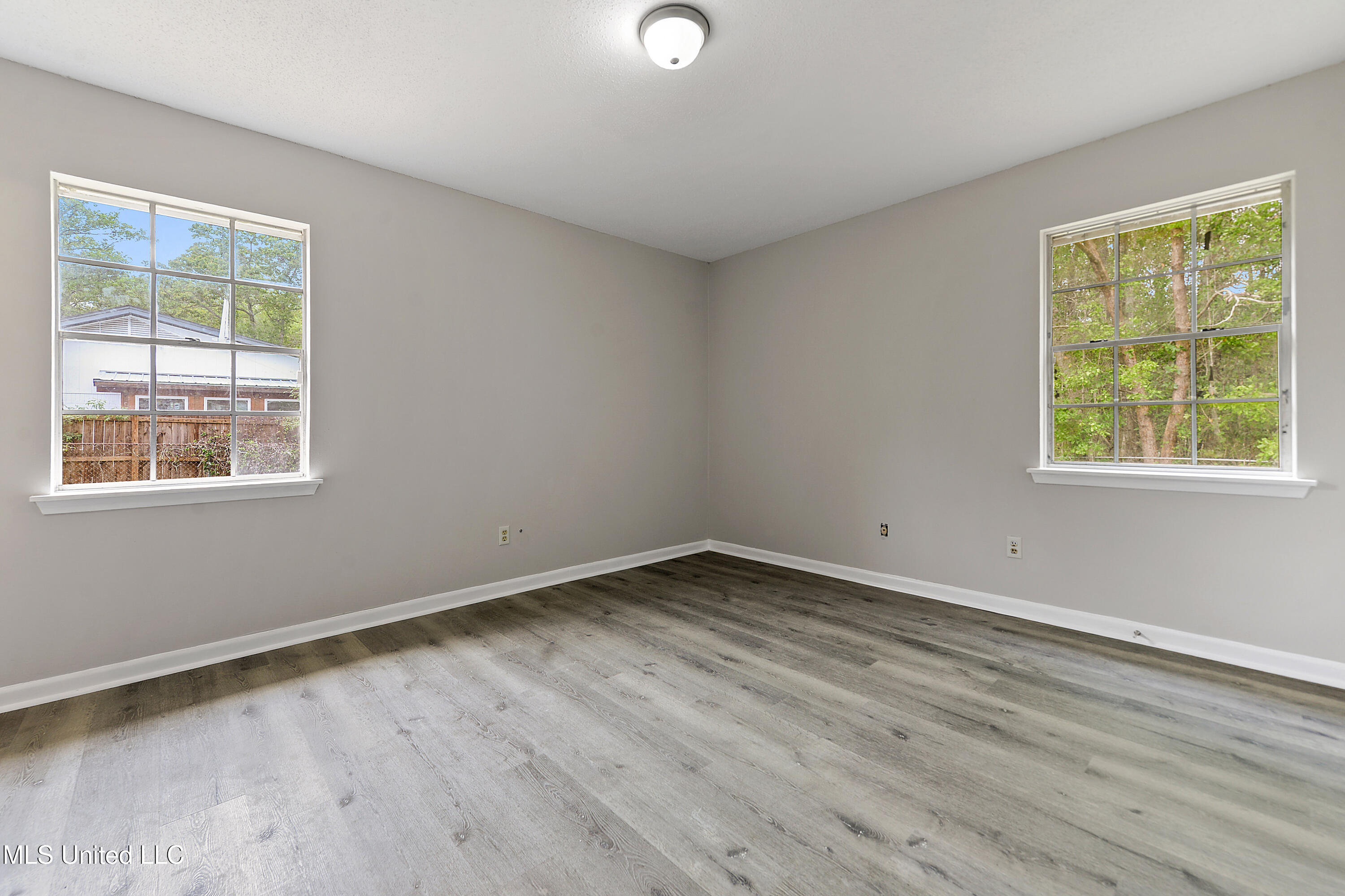 2820 Lawnwood Drive, Ocean Springs, Mississippi image 11