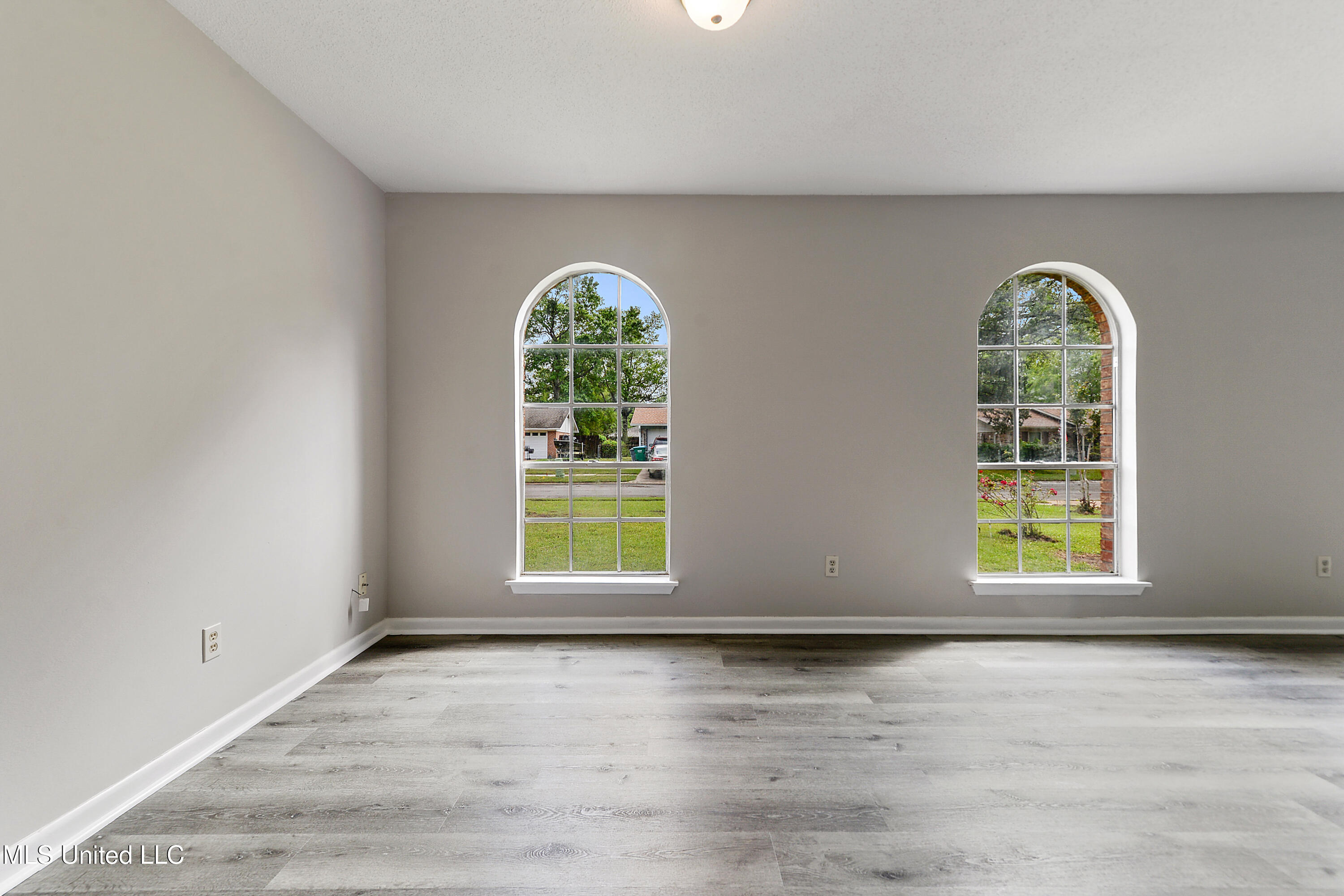 2820 Lawnwood Drive, Ocean Springs, Mississippi image 6