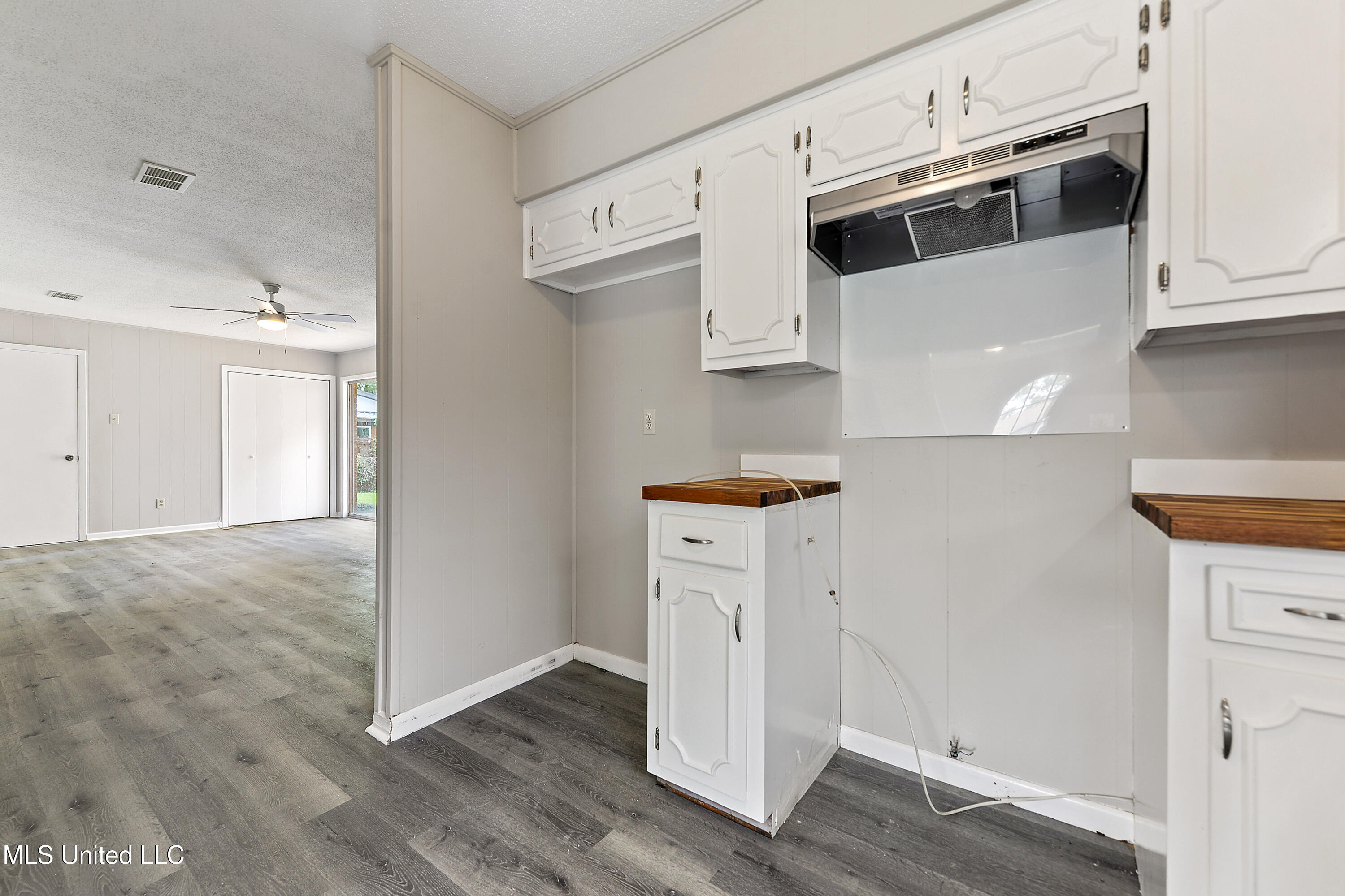2820 Lawnwood Drive, Ocean Springs, Mississippi image 10