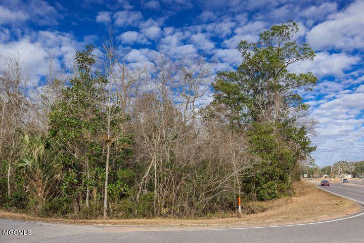 Nhn Lemoyne Boulevard, Biloxi, Mississippi image 4