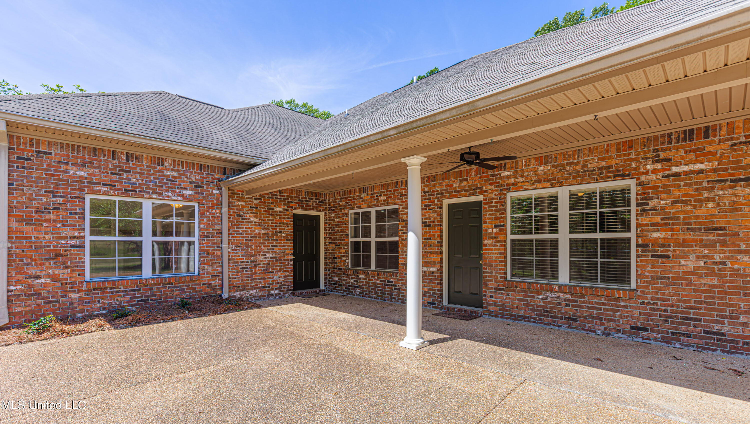 Raymond, Mississippi 39154, United States, 4 Bedrooms Bedrooms, ,4 BathroomsBathrooms,Residential,Pending,58562