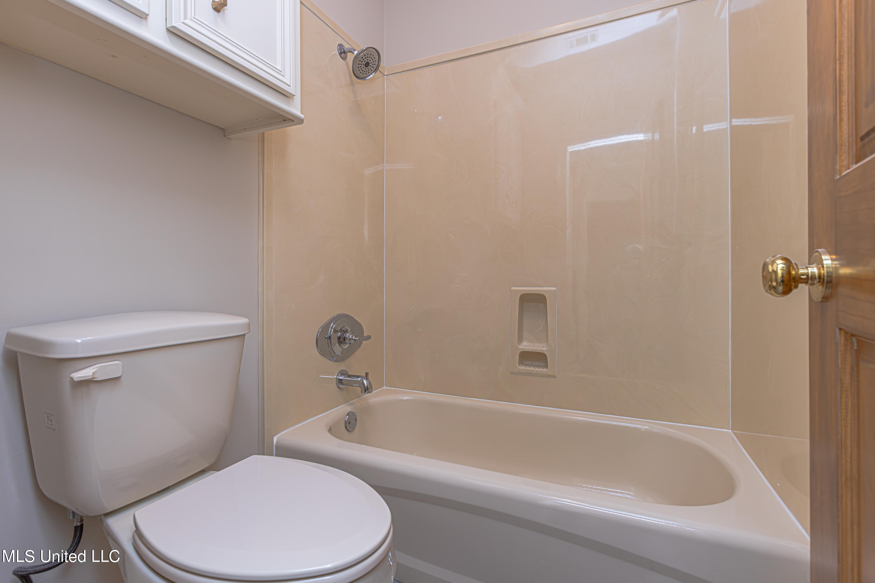 Raymond, Mississippi 39154, United States, 4 Bedrooms Bedrooms, ,4 BathroomsBathrooms,Residential,Pending,58562