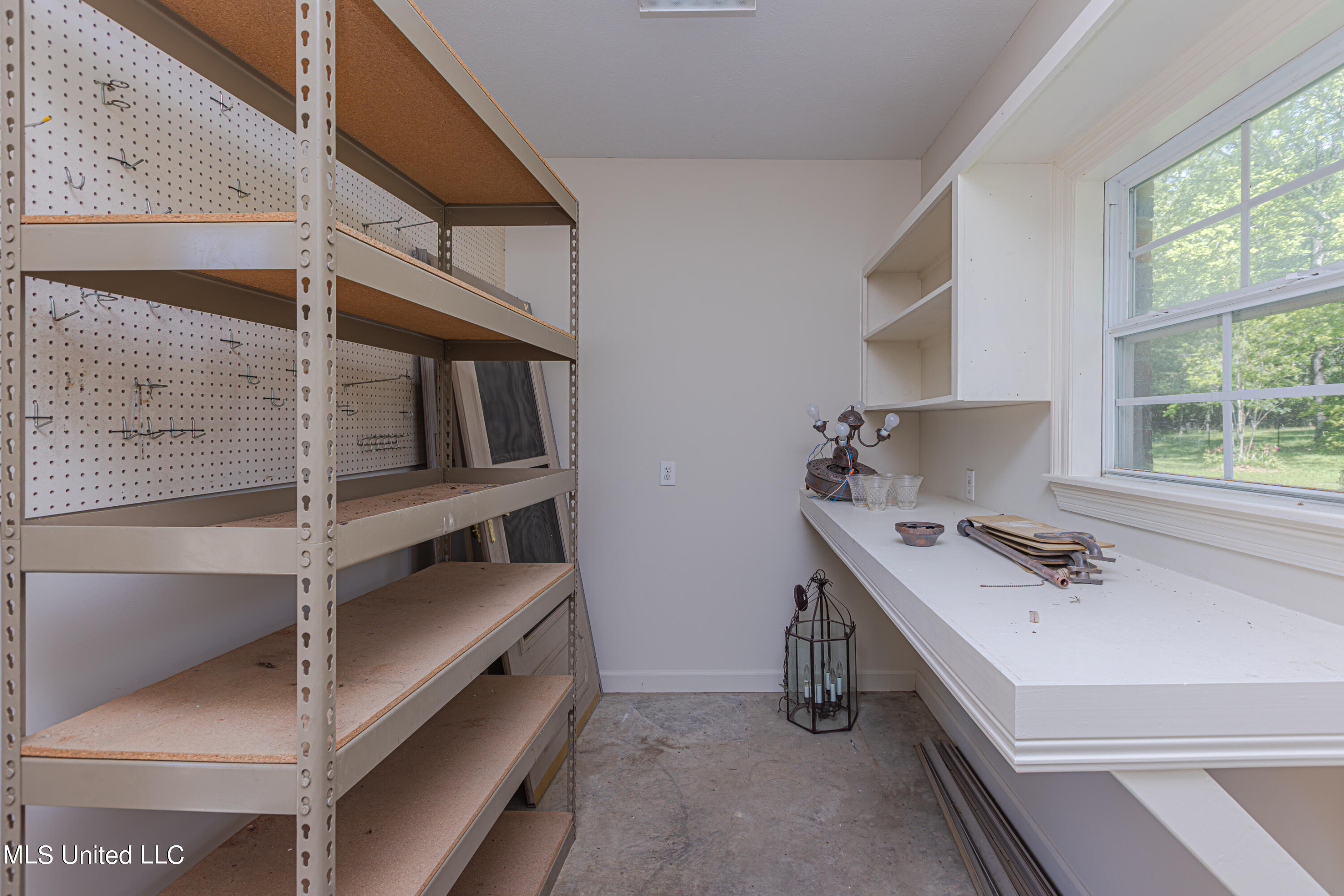 Raymond, Mississippi 39154, United States, 4 Bedrooms Bedrooms, ,4 BathroomsBathrooms,Residential,Pending,58562