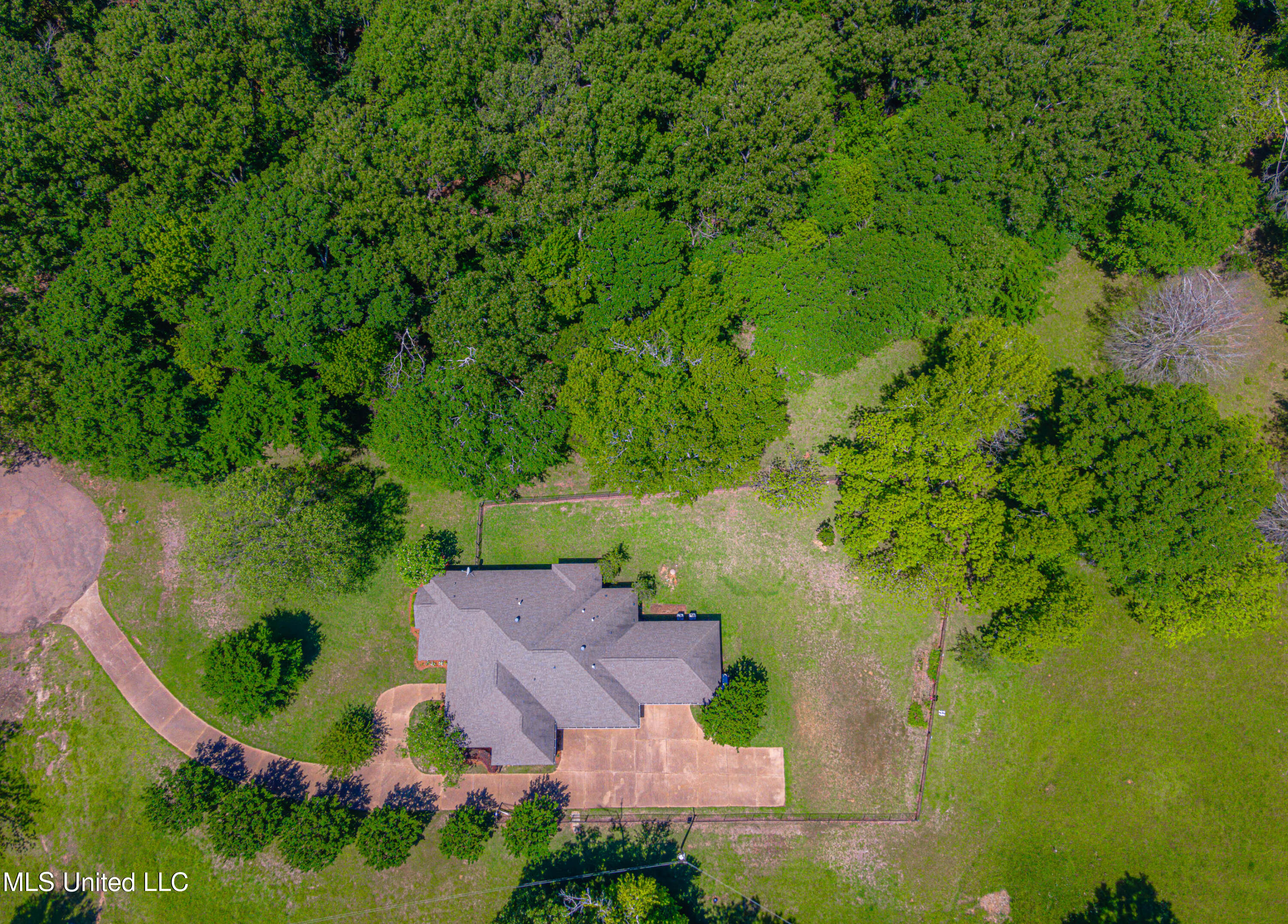 Raymond, Mississippi 39154, United States, 4 Bedrooms Bedrooms, ,4 BathroomsBathrooms,Residential,Pending,58562