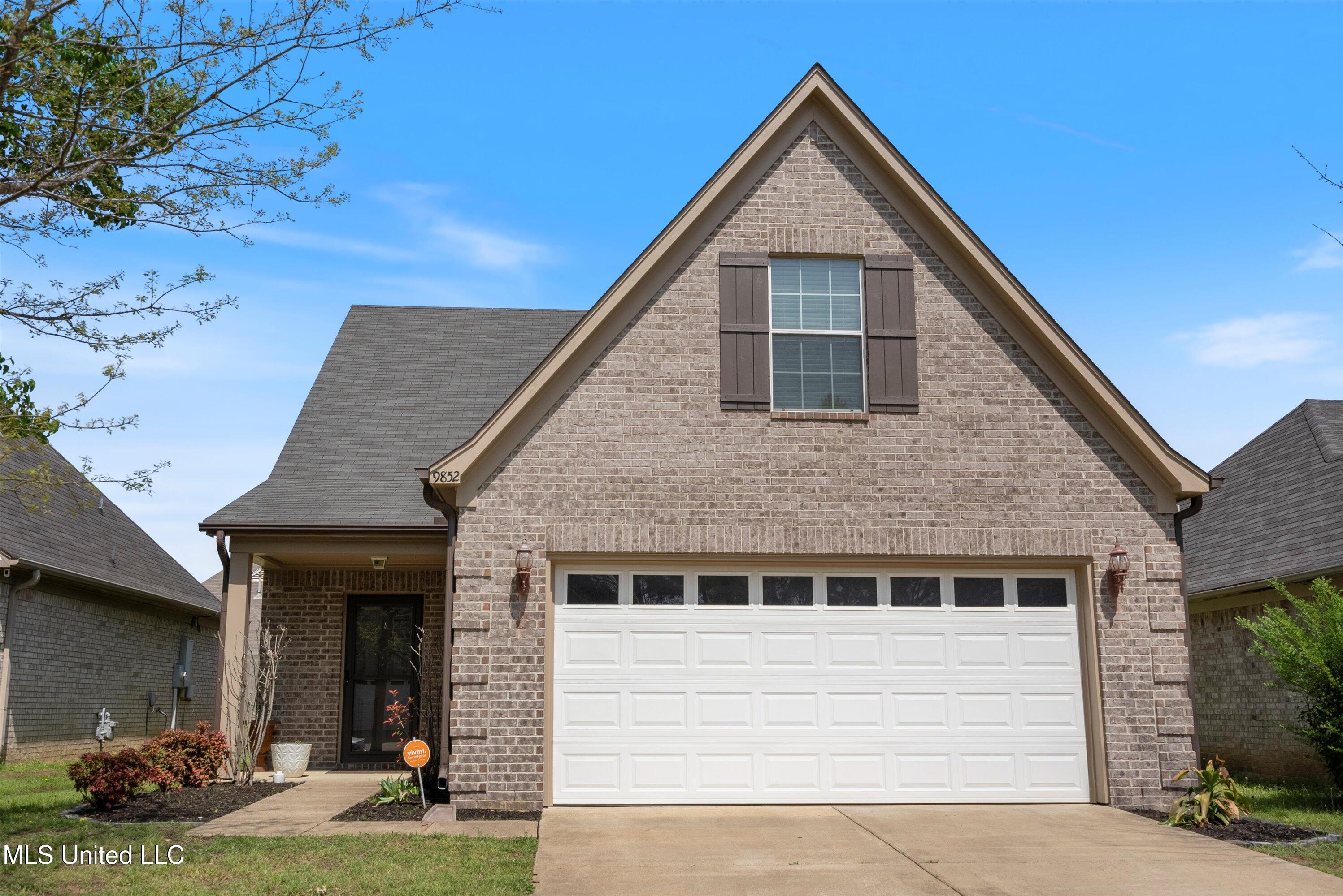 9852 Southern Oak Way, Olive Branch, Mississippi image 2