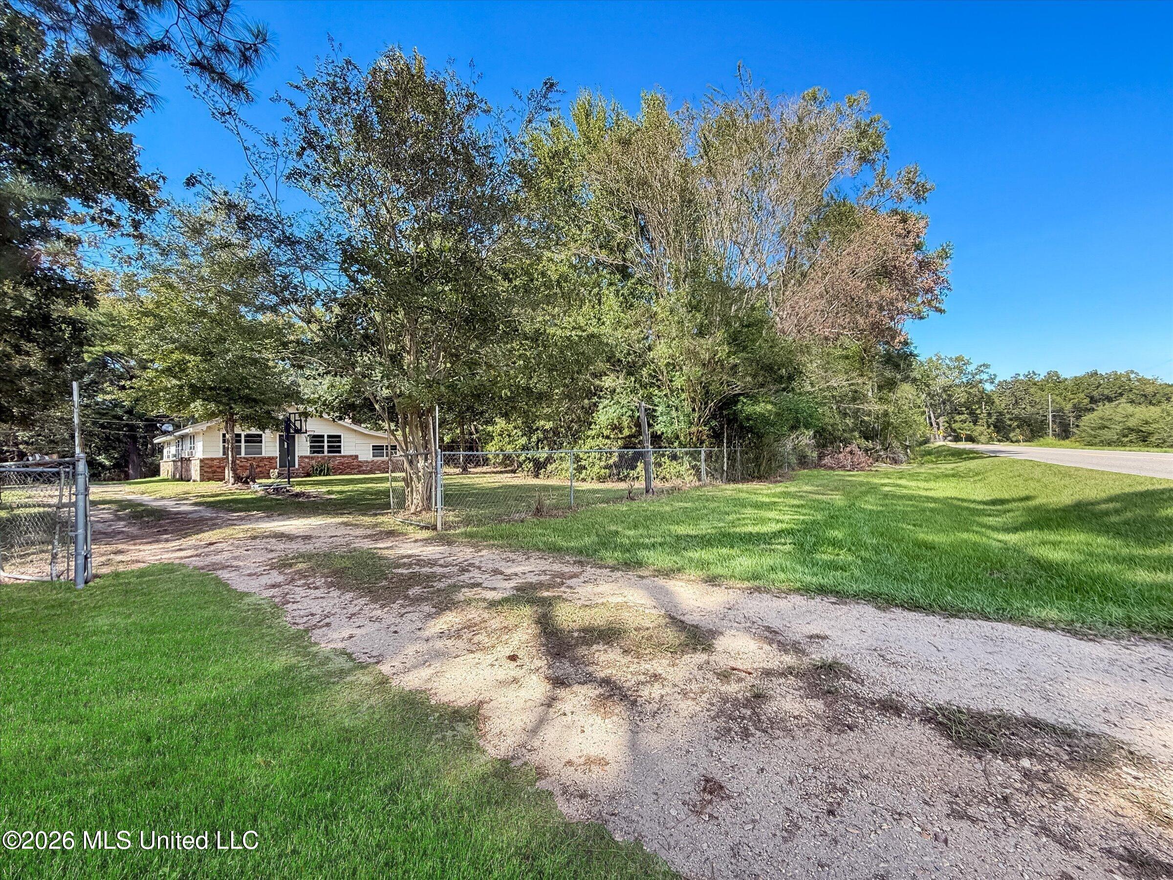 7299 Hwy 43
