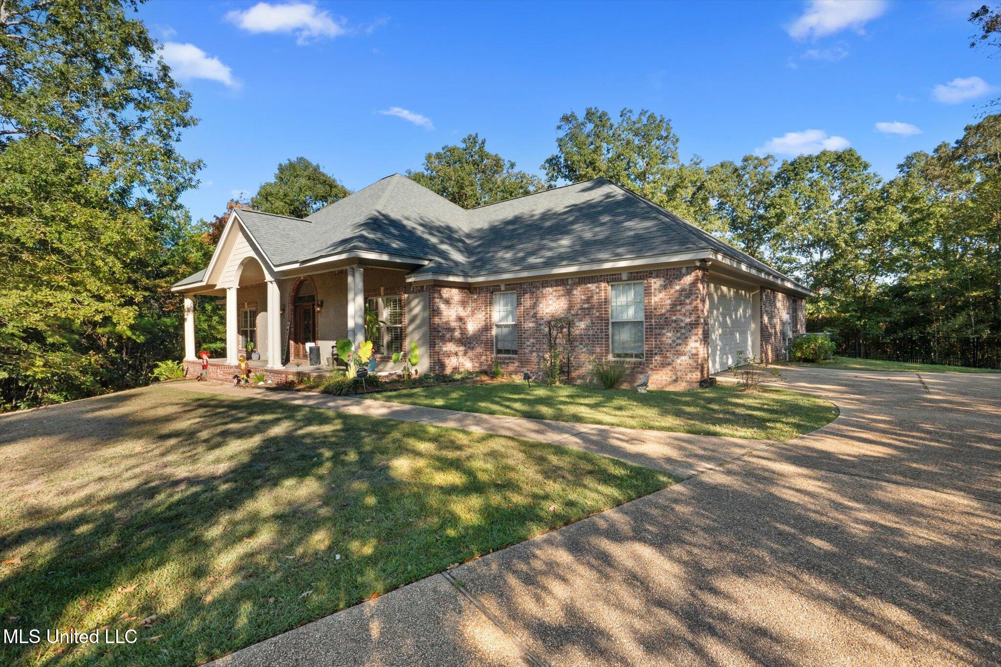 20 Cimarron Drive, Hattiesburg, Mississippi image 2