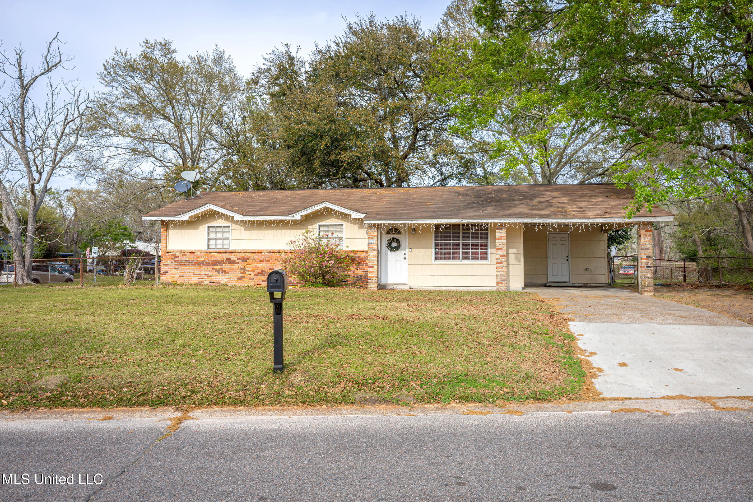 1710 Cherokee Drive, Pascagoula, Mississippi image 4