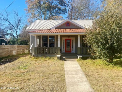 Homes For Sale - 219 N Church Street<br/> Brookhaven, MS 39601
