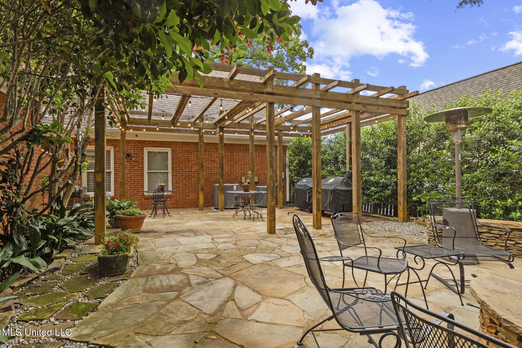 8 Moss Forest Place, Jackson, Mississippi image 5