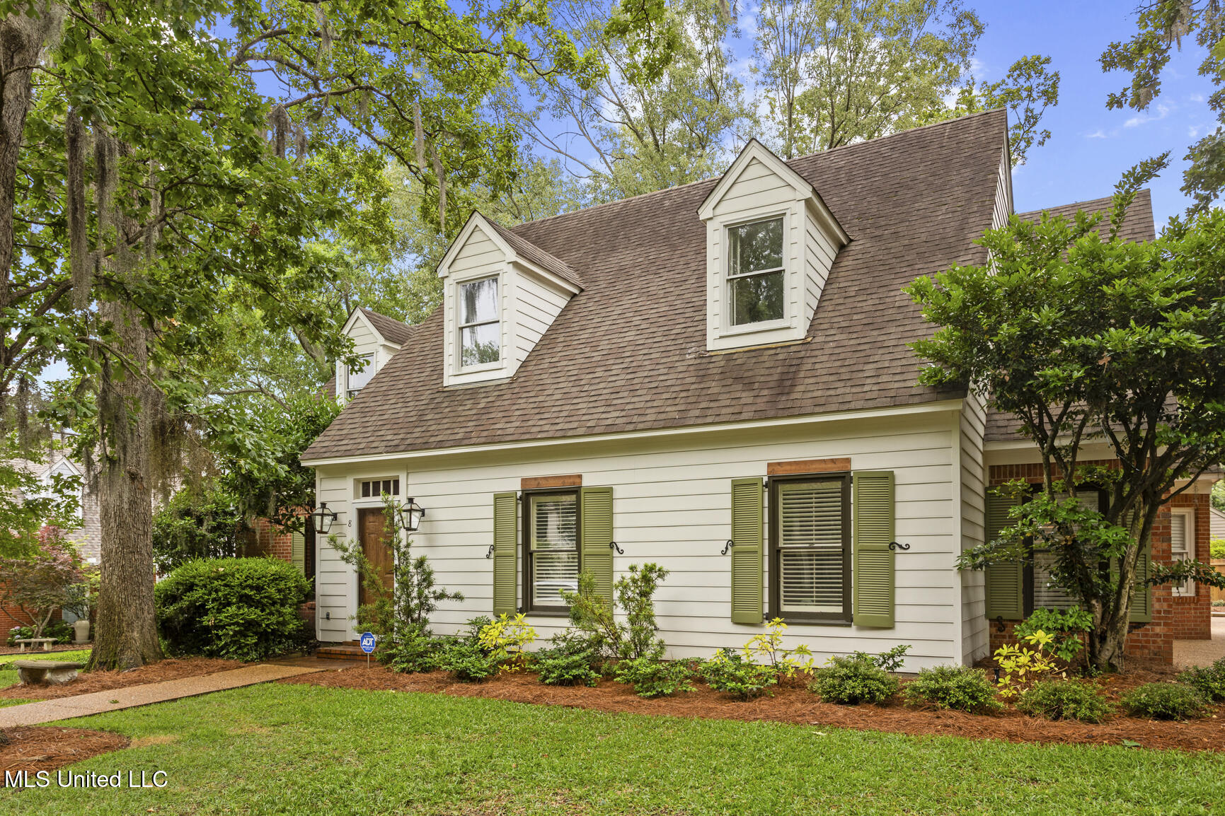 8 Moss Forest Place, Jackson, Mississippi image 3