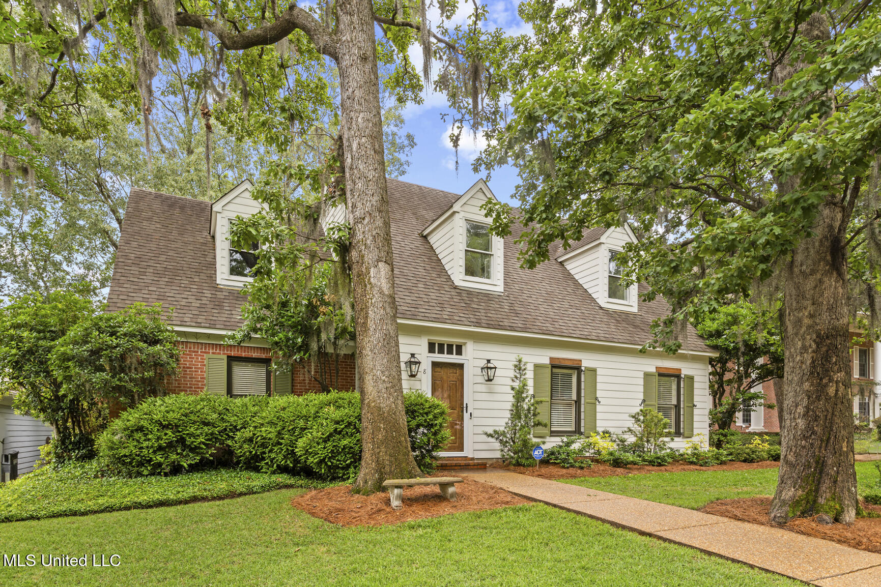 8 Moss Forest Place, Jackson, Mississippi image 1