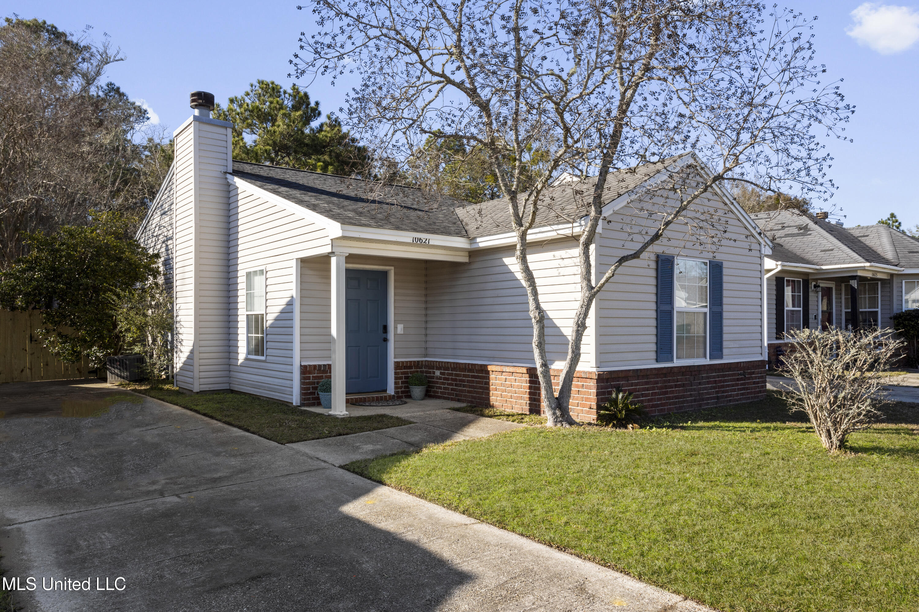 10621 Red Bud Court, Gulfport, Mississippi image 1