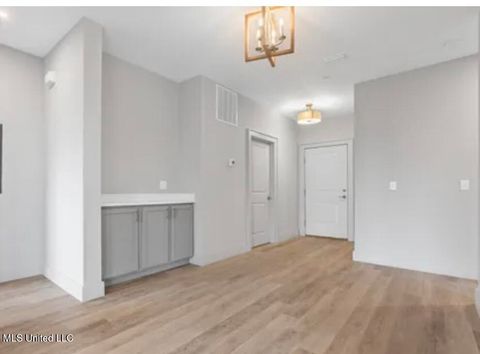 Condo For Sale - 2501 Bienville Boulevard<br/> Ocean Springs, MS 39564