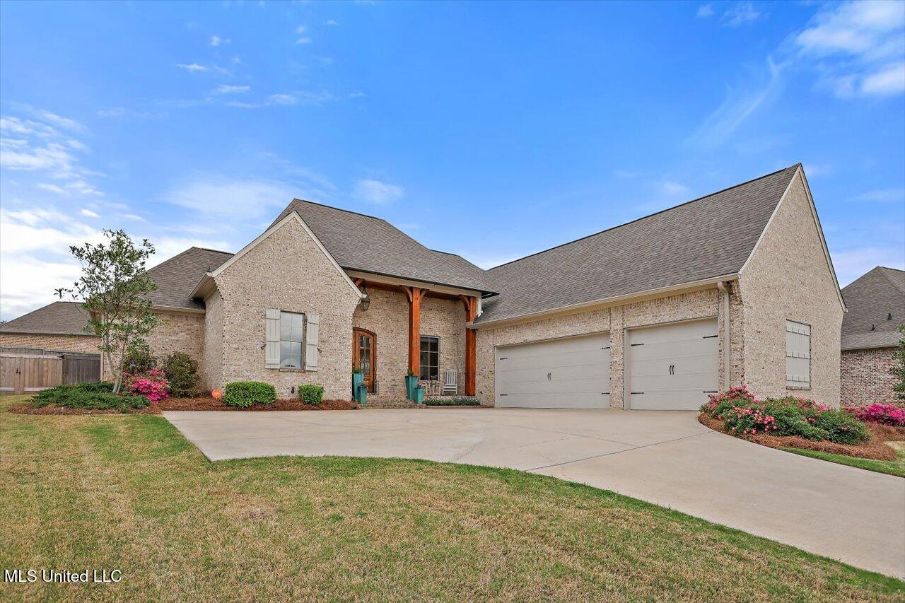 119 Camden Lake Drive, Madison, Mississippi image 1