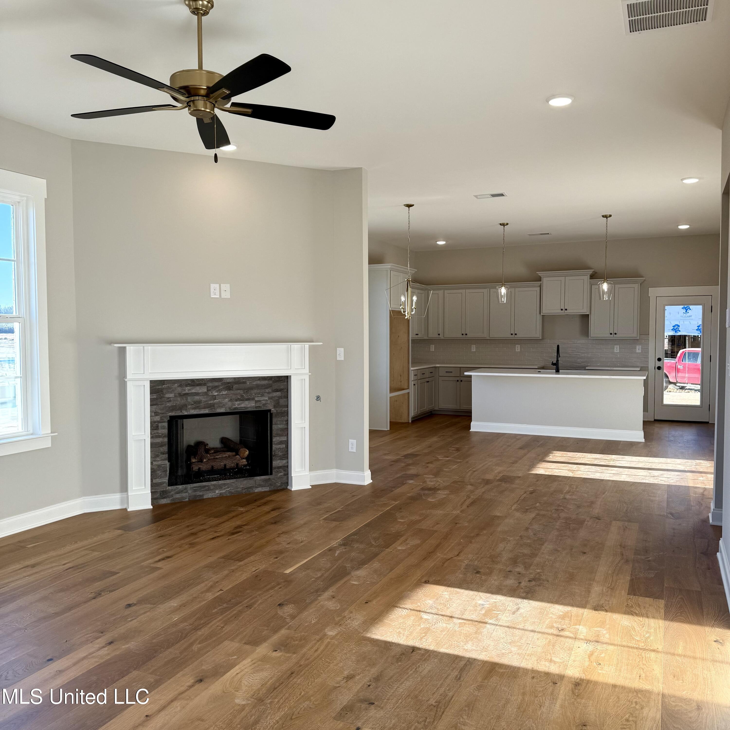 577 Sunflower Street, Nesbit, Mississippi image 13