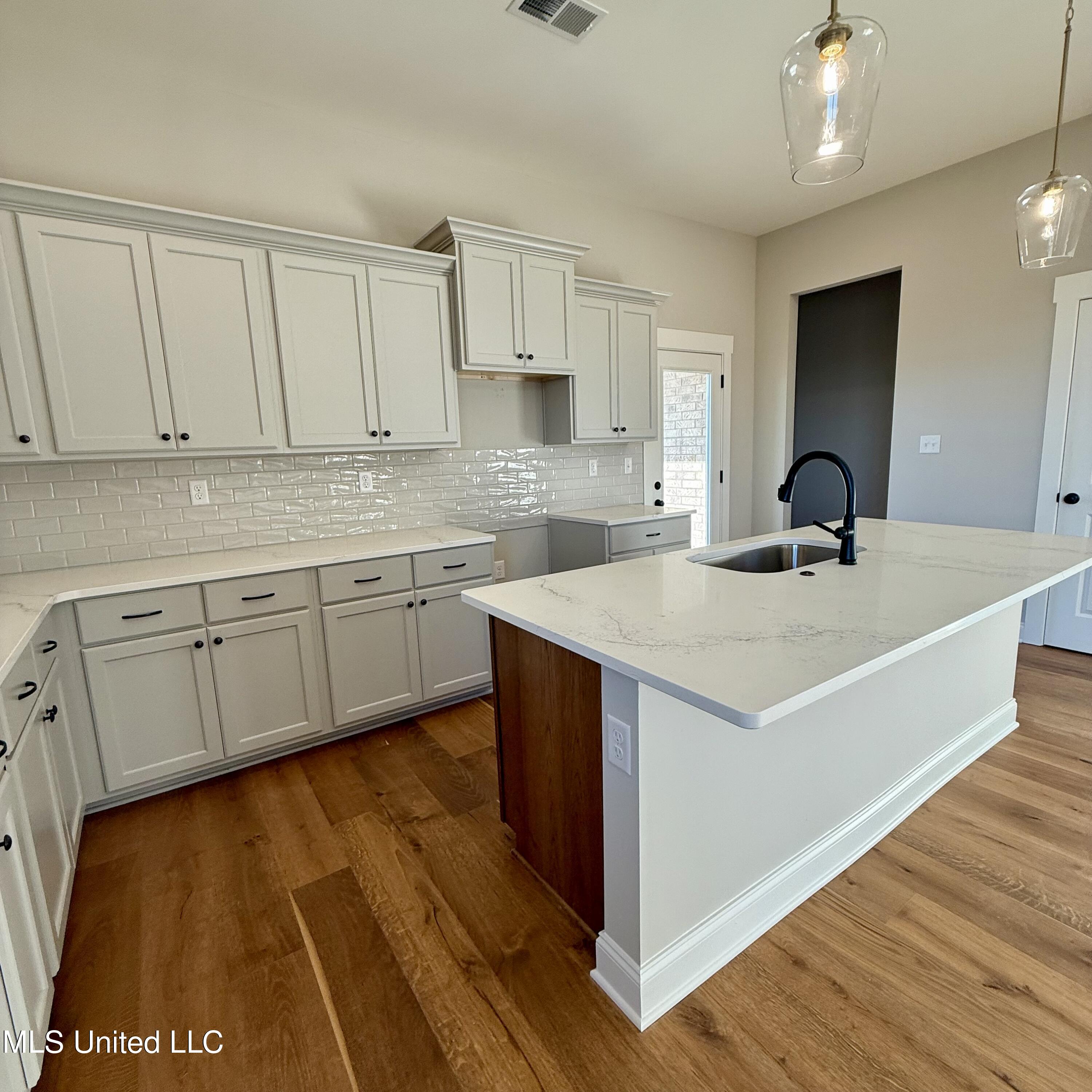 577 Sunflower Street, Nesbit, Mississippi image 14