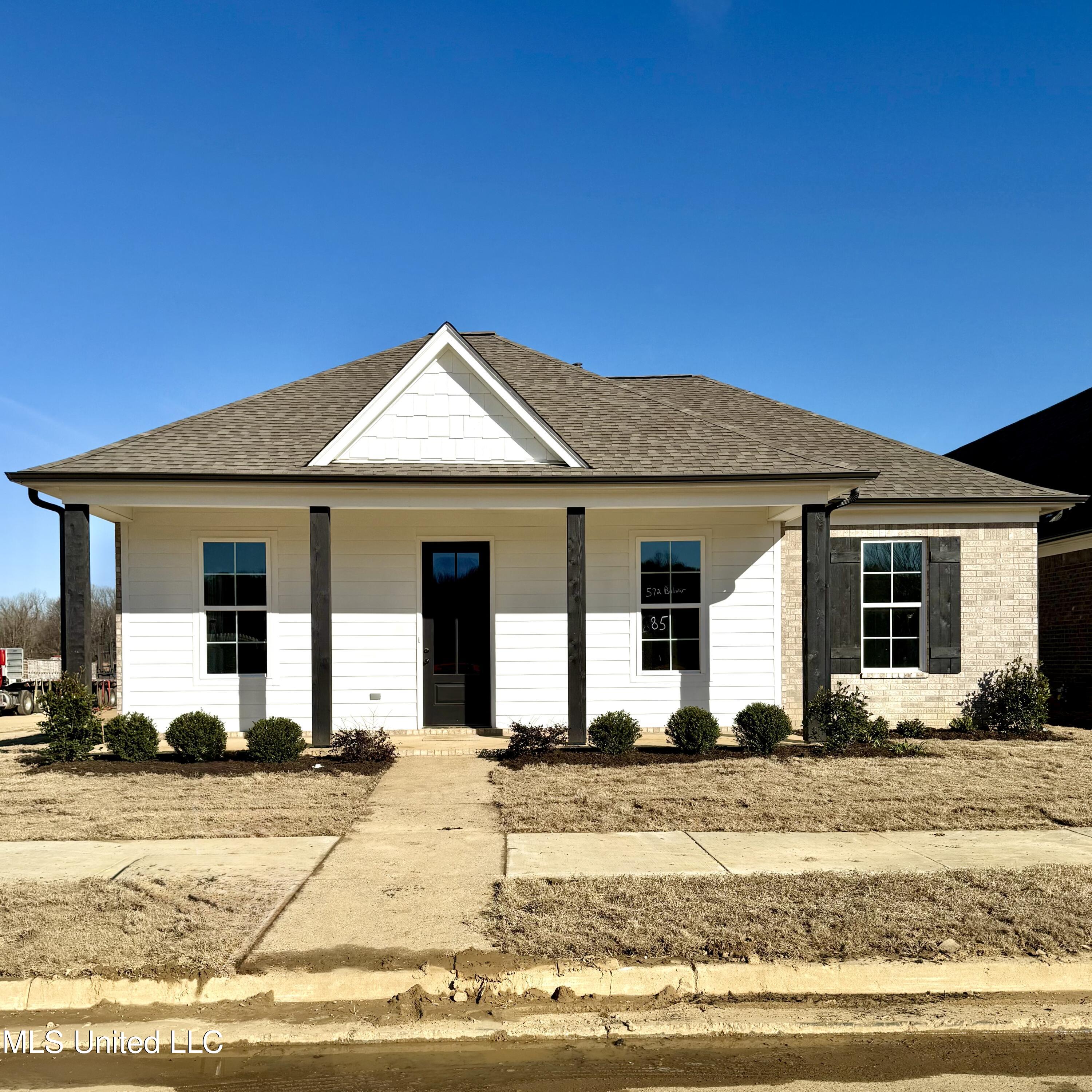 577 Sunflower Street, Nesbit, Mississippi image 1