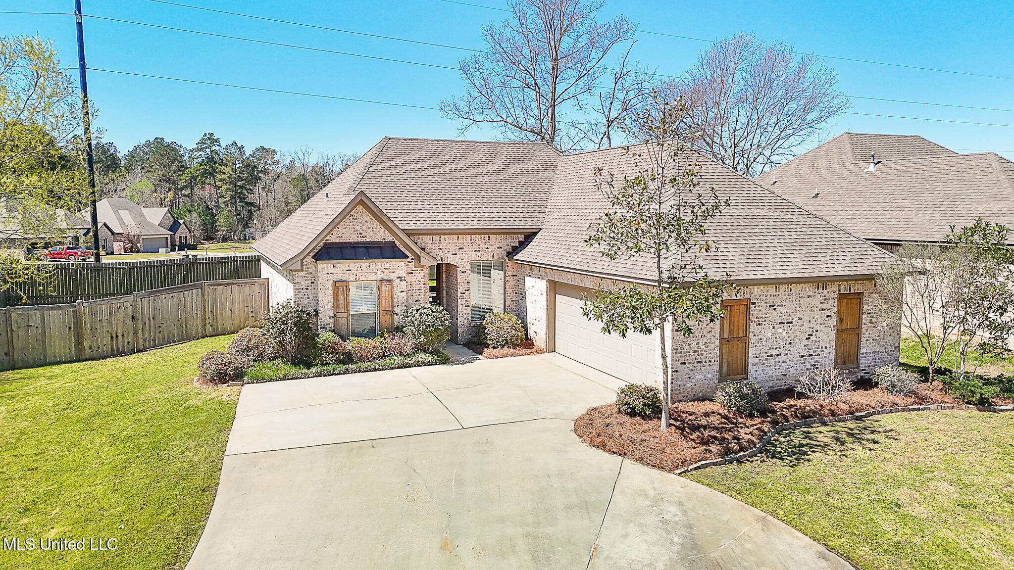609 Greenfield Ridge Drive East Dr, Brandon, Mississippi image 1