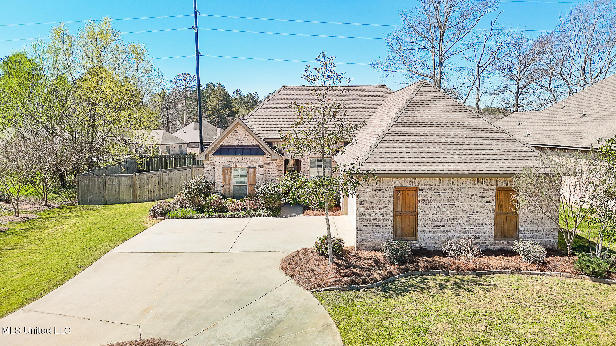609 Greenfield Ridge Drive East Dr, Brandon, Mississippi image 2